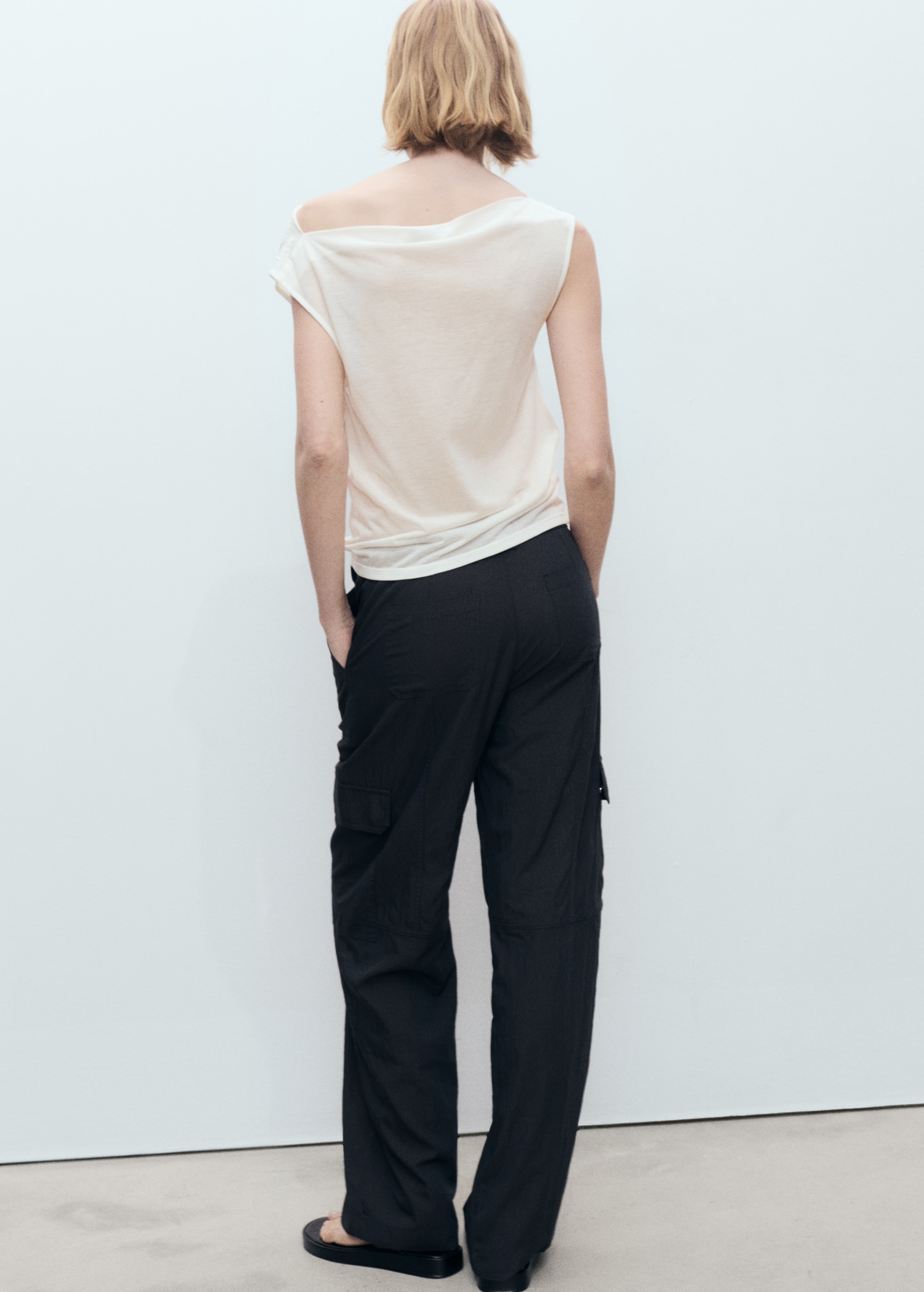 Lyocell top with draped neck - Reverse of the article