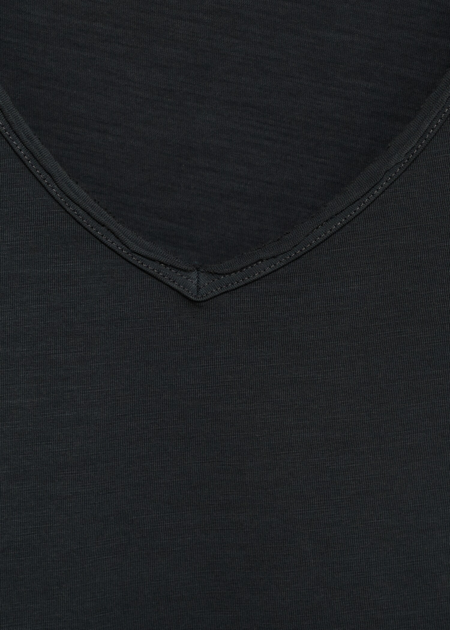 V-neck cotton T-shirt - Details of the article 8