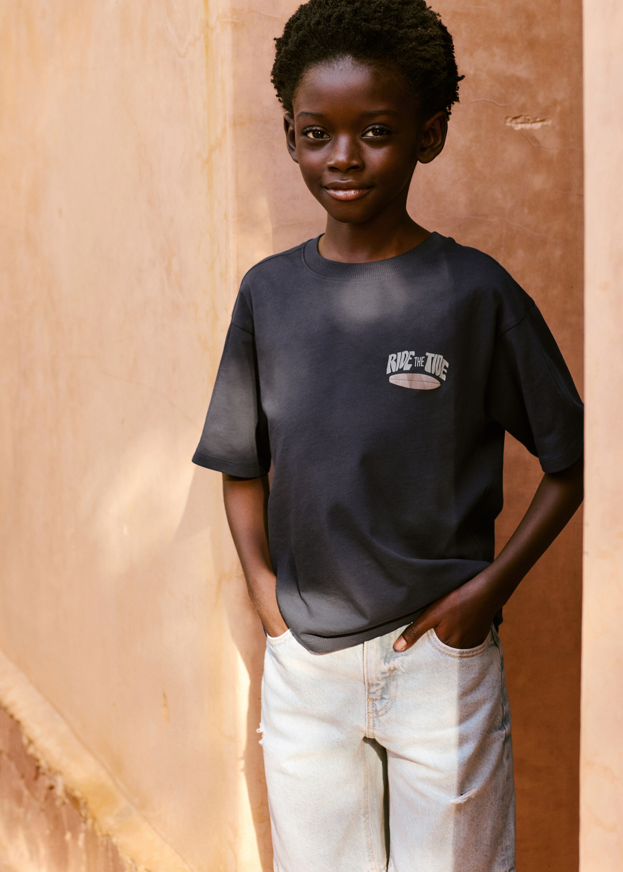 Embossed cotton t-shirt - Details of the article 5