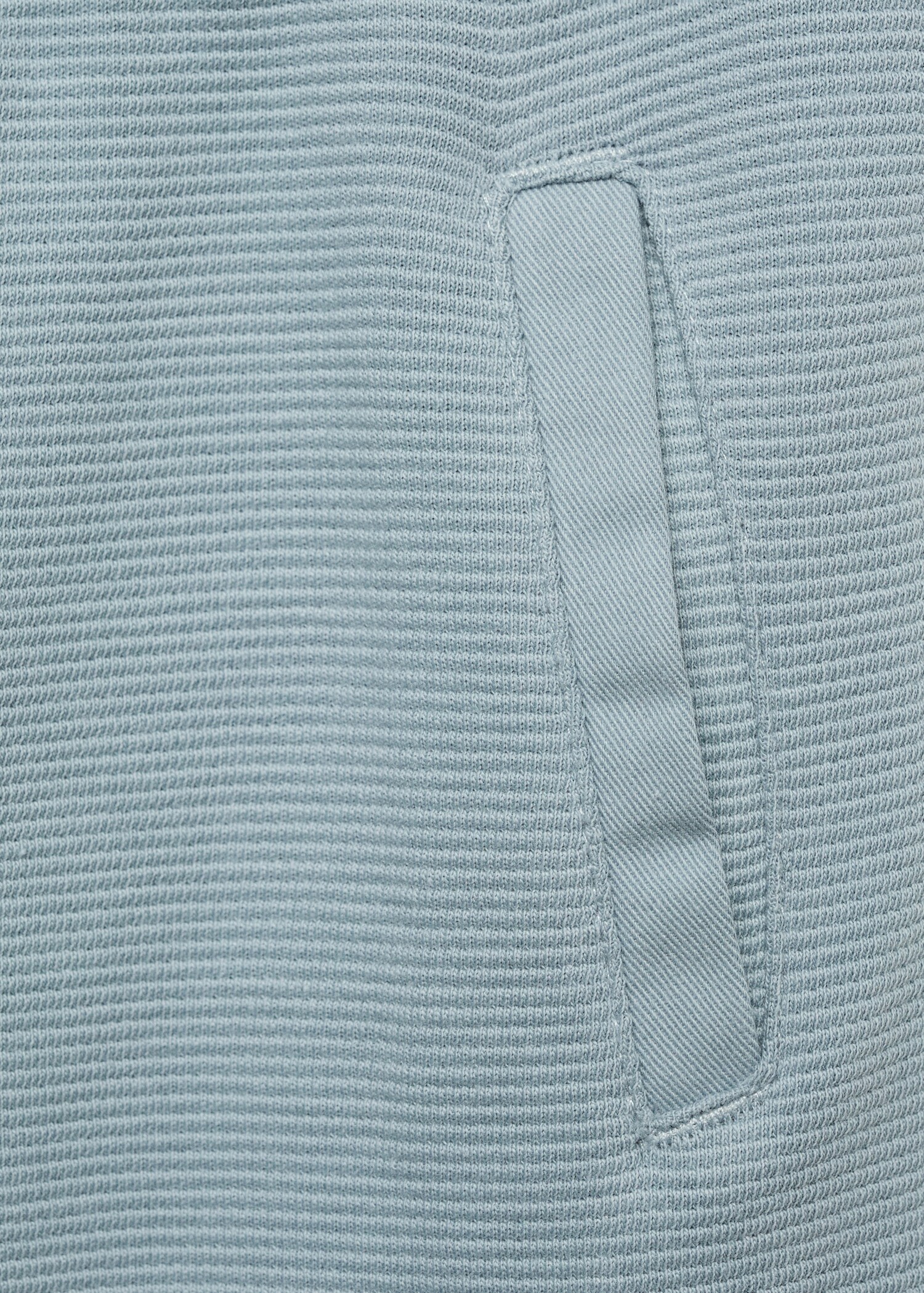 Elastic waist Bermuda shorts - Details of the article 0