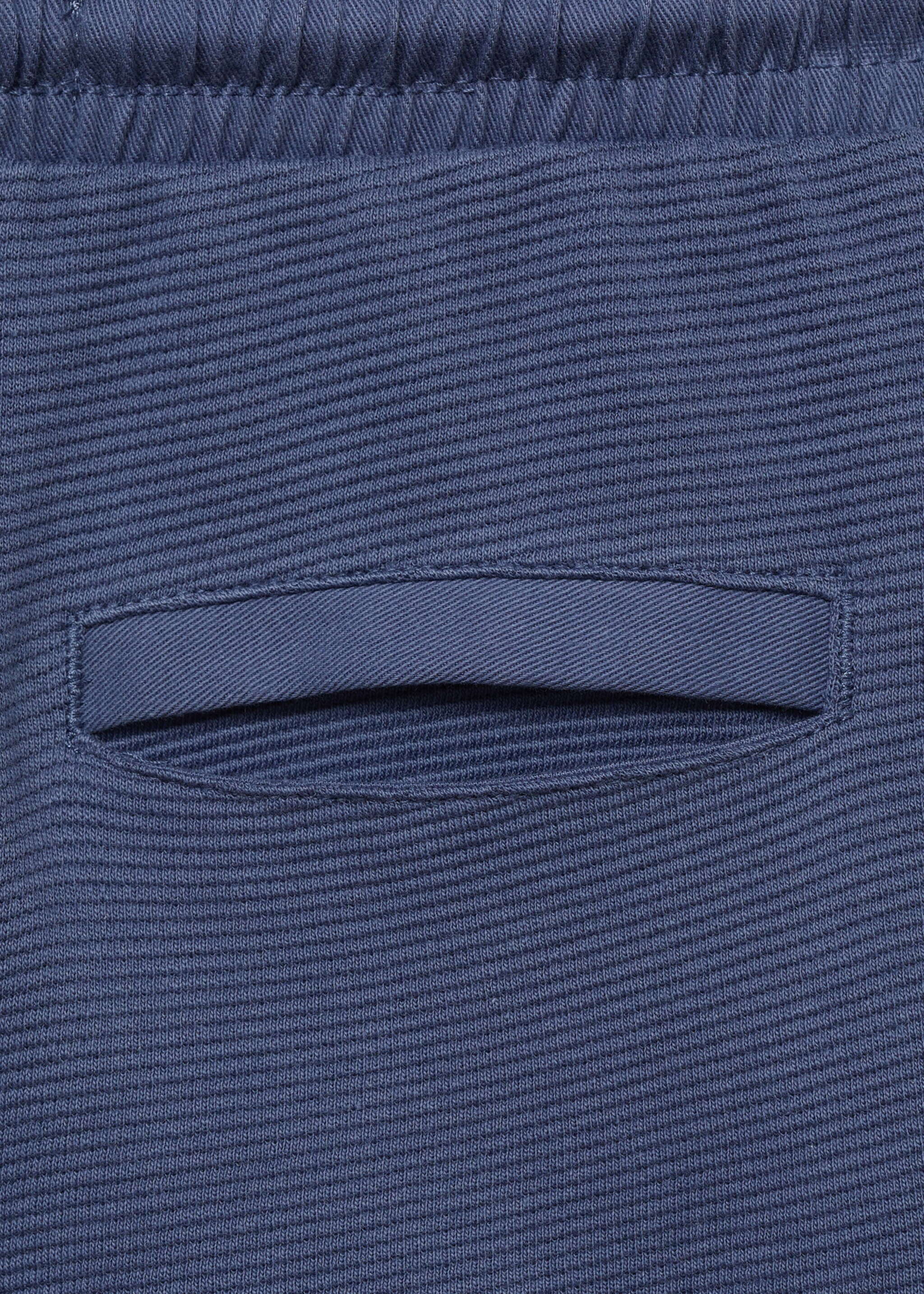 Elastic waist Bermuda shorts - Details of the article 0