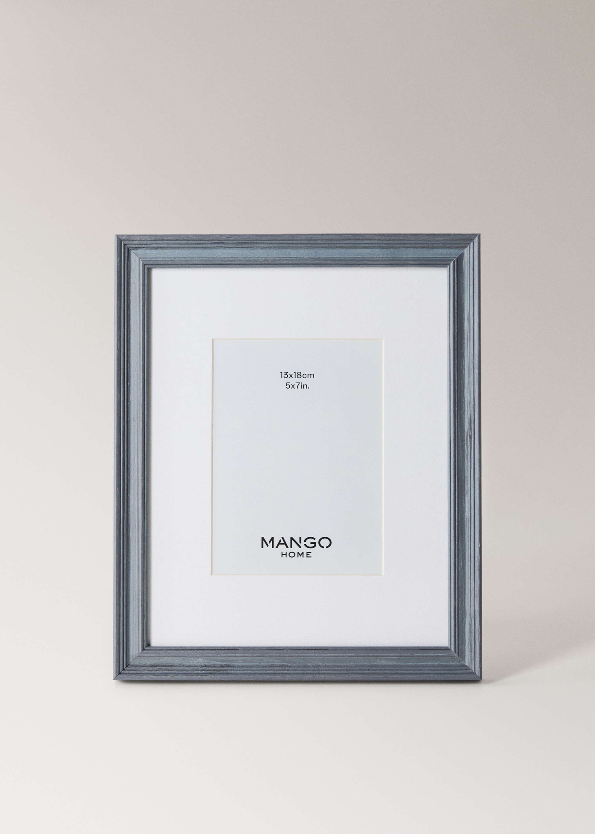 Großer Holzrahmen mit Passepartout - Artikel ohne Model, Blau. Ref: 87017713-00.