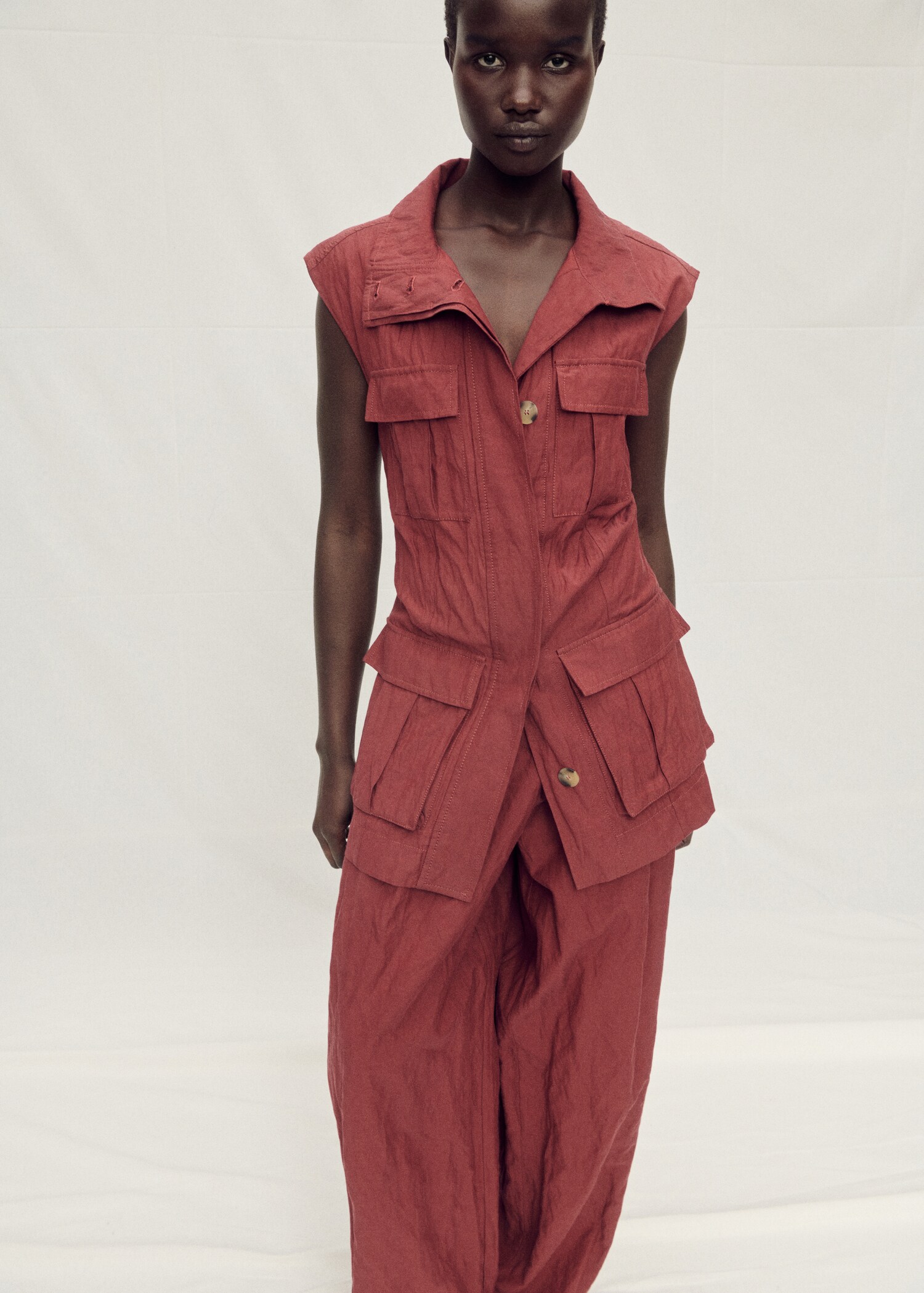 Wide-leg suit trousers with a creased effect - Details of the article 1