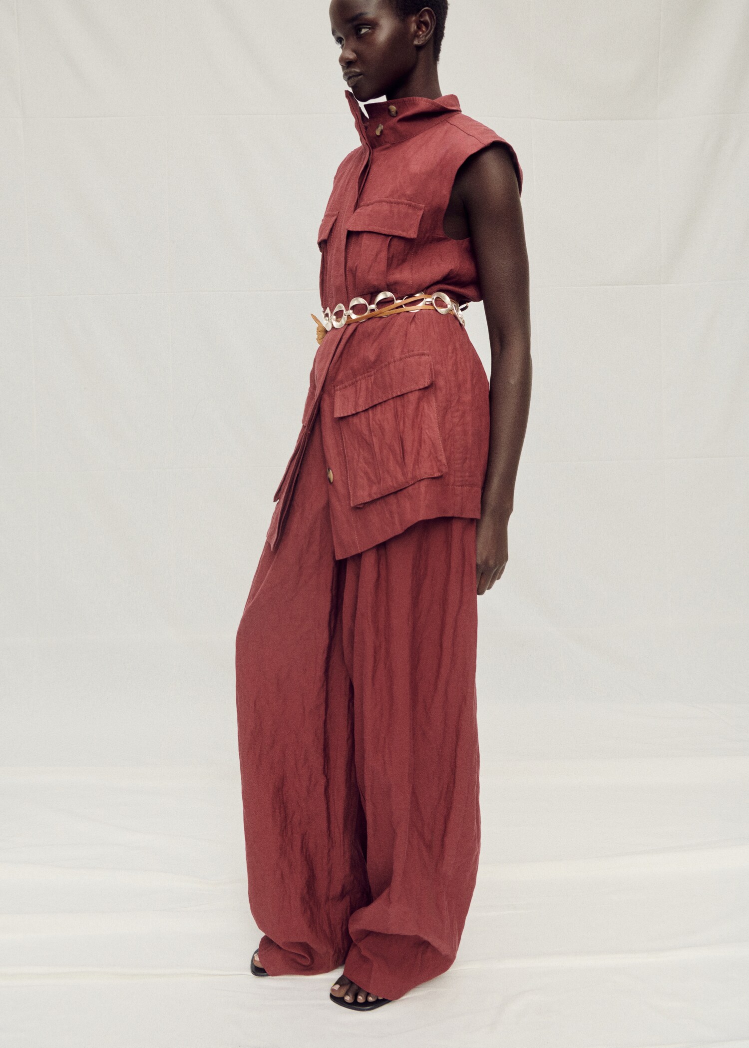 Wide-leg suit trousers with a creased effect - Details of the article 2