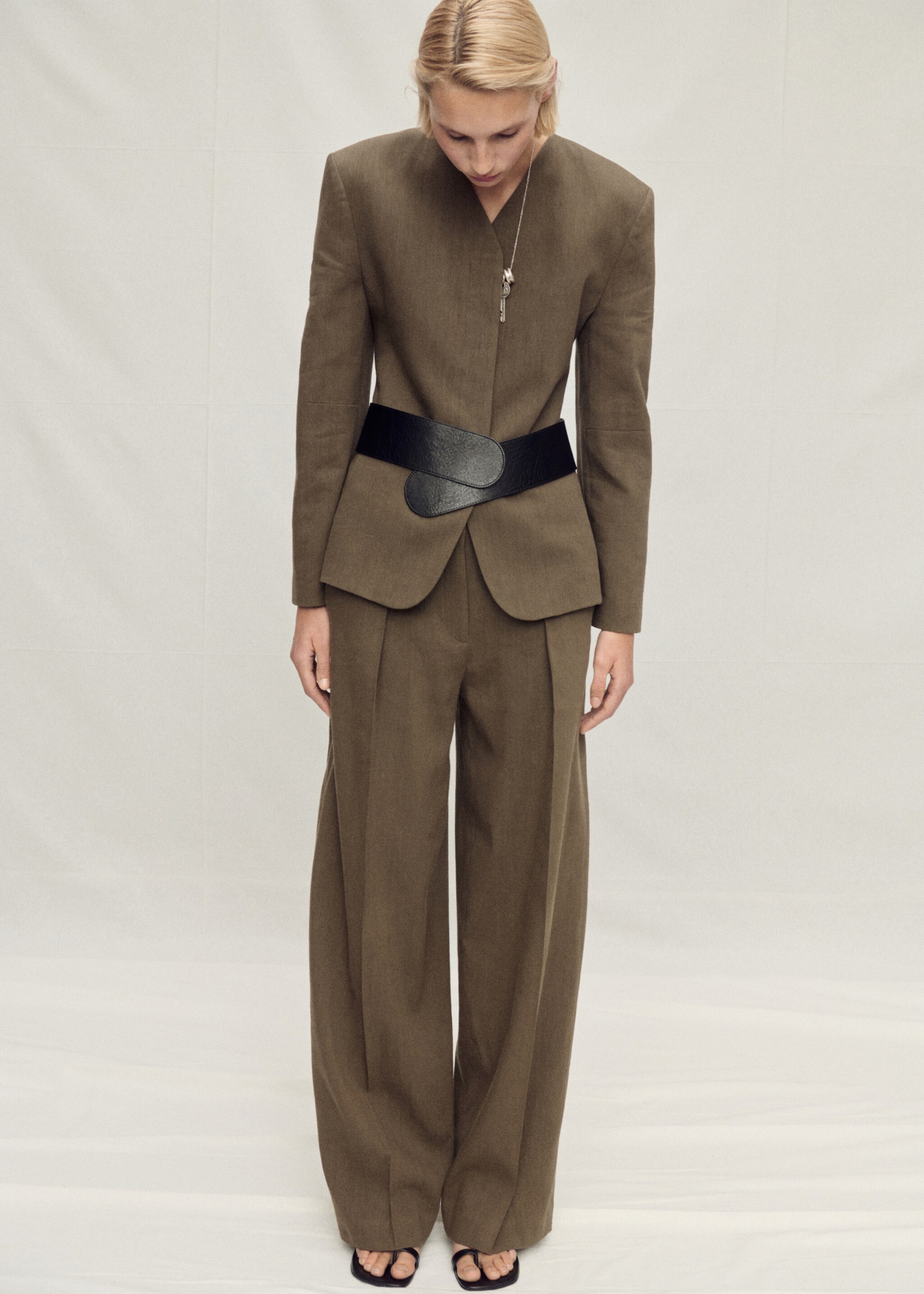 Seamless linen suit trousers - Details of the article 2