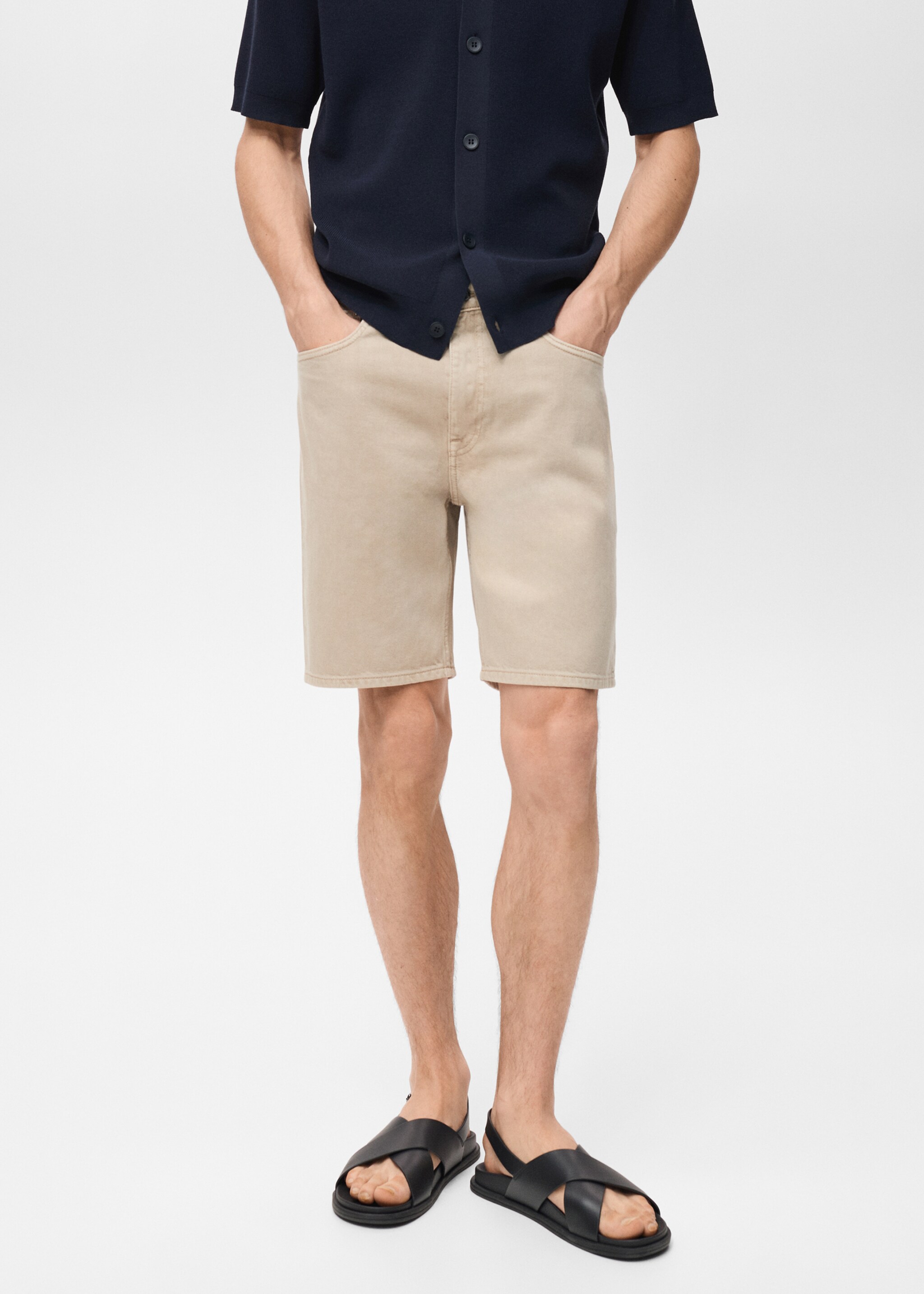 Bermudas vaqueras efecto lavado - Plano medio, Gris claro/pastel. Ref: 87017891-00.