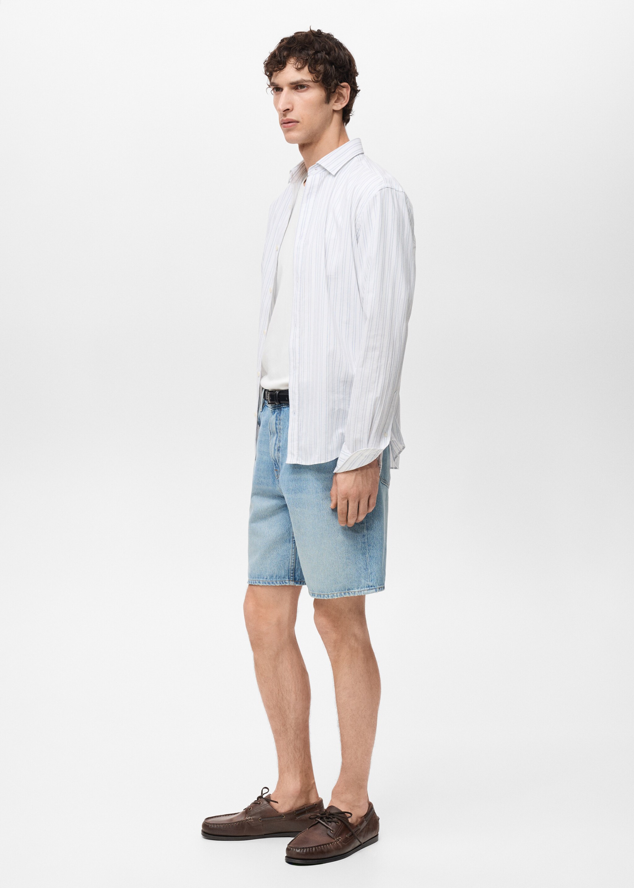 Denim bermuda shorts with washed effect - Details of the article 2