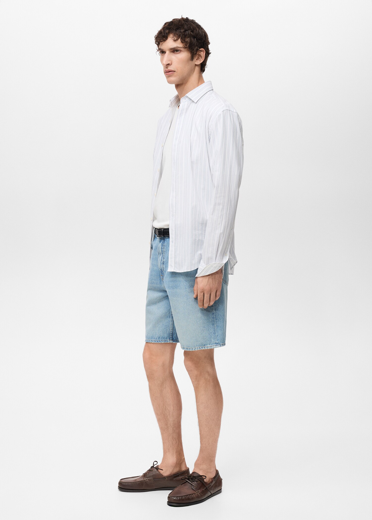 Denim bermuda shorts with washed effect - Details of the article 2