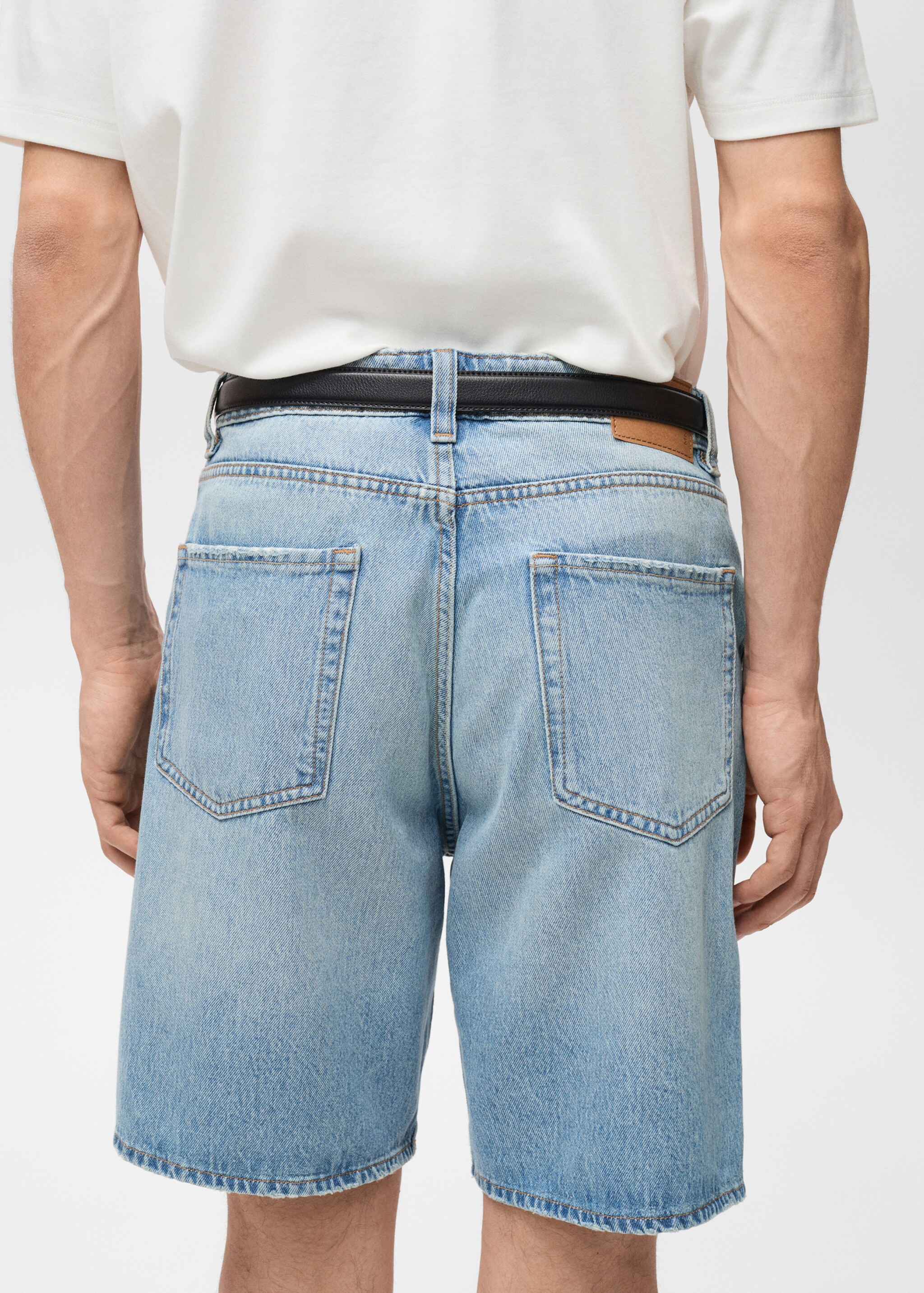 Denim bermuda shorts with washed effect - Details of the article 6