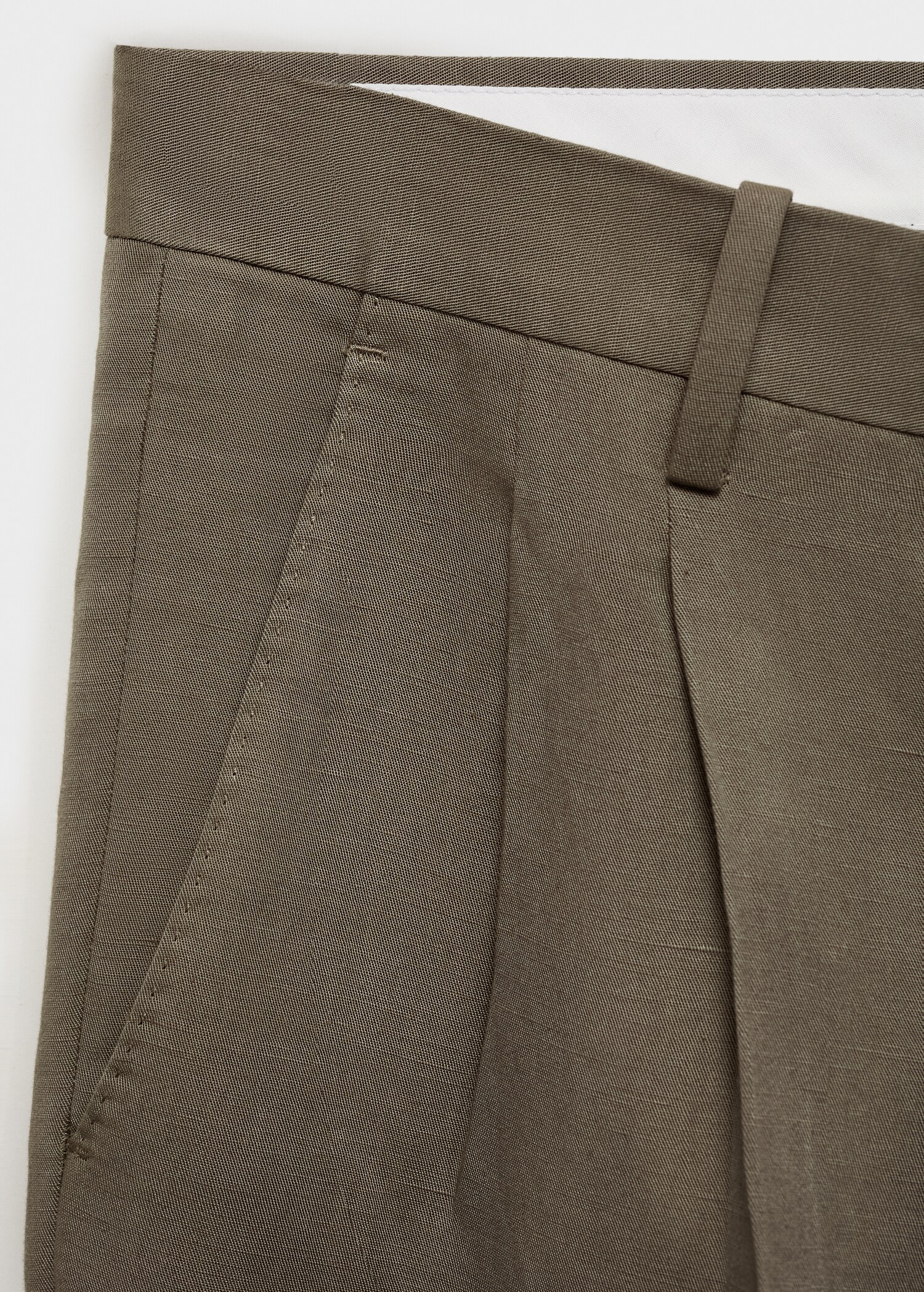 Slim-fit linen-blend pleated pants - Details of the article 0