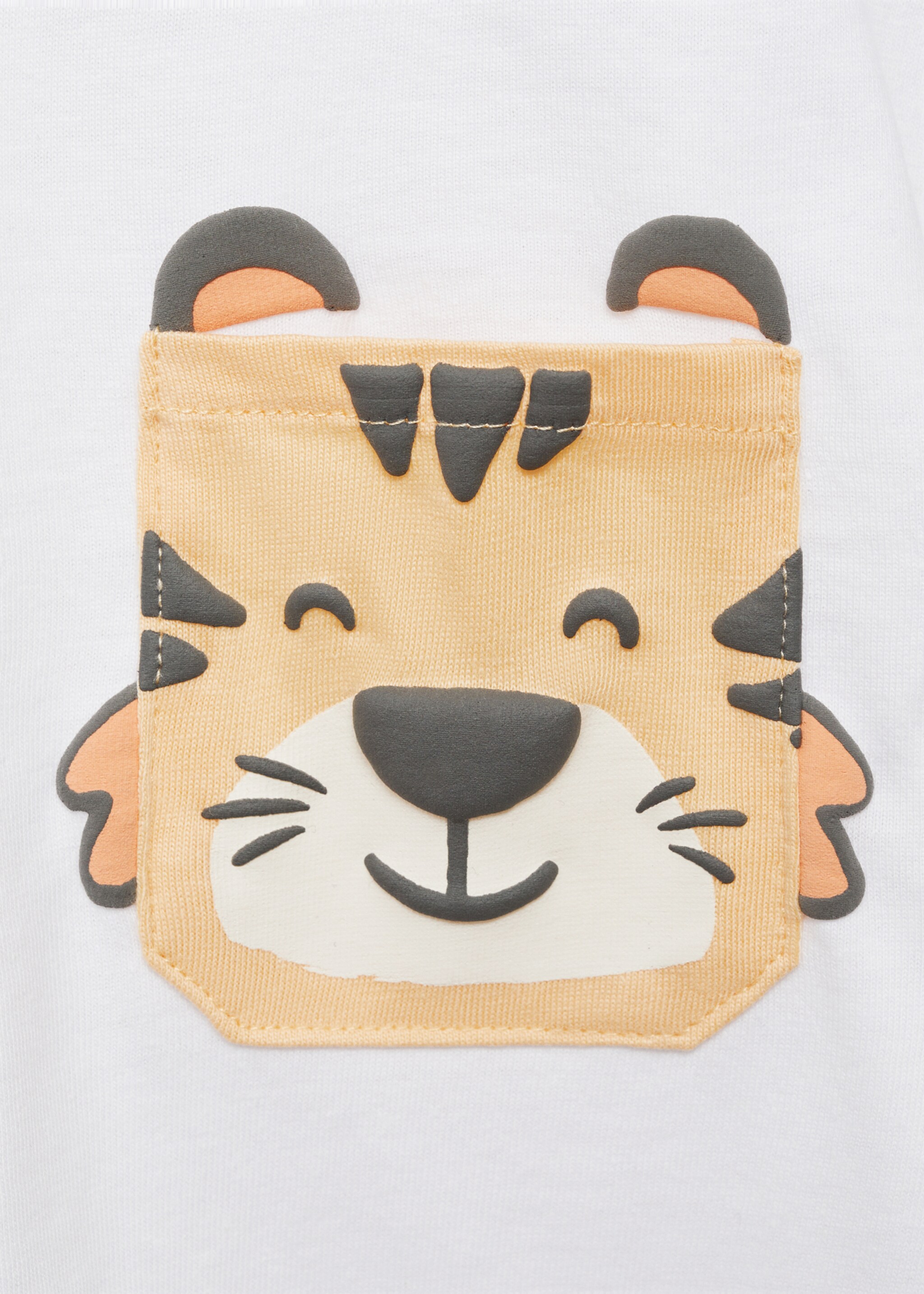Chest-pocket printed T-shirt - Details of the article 8