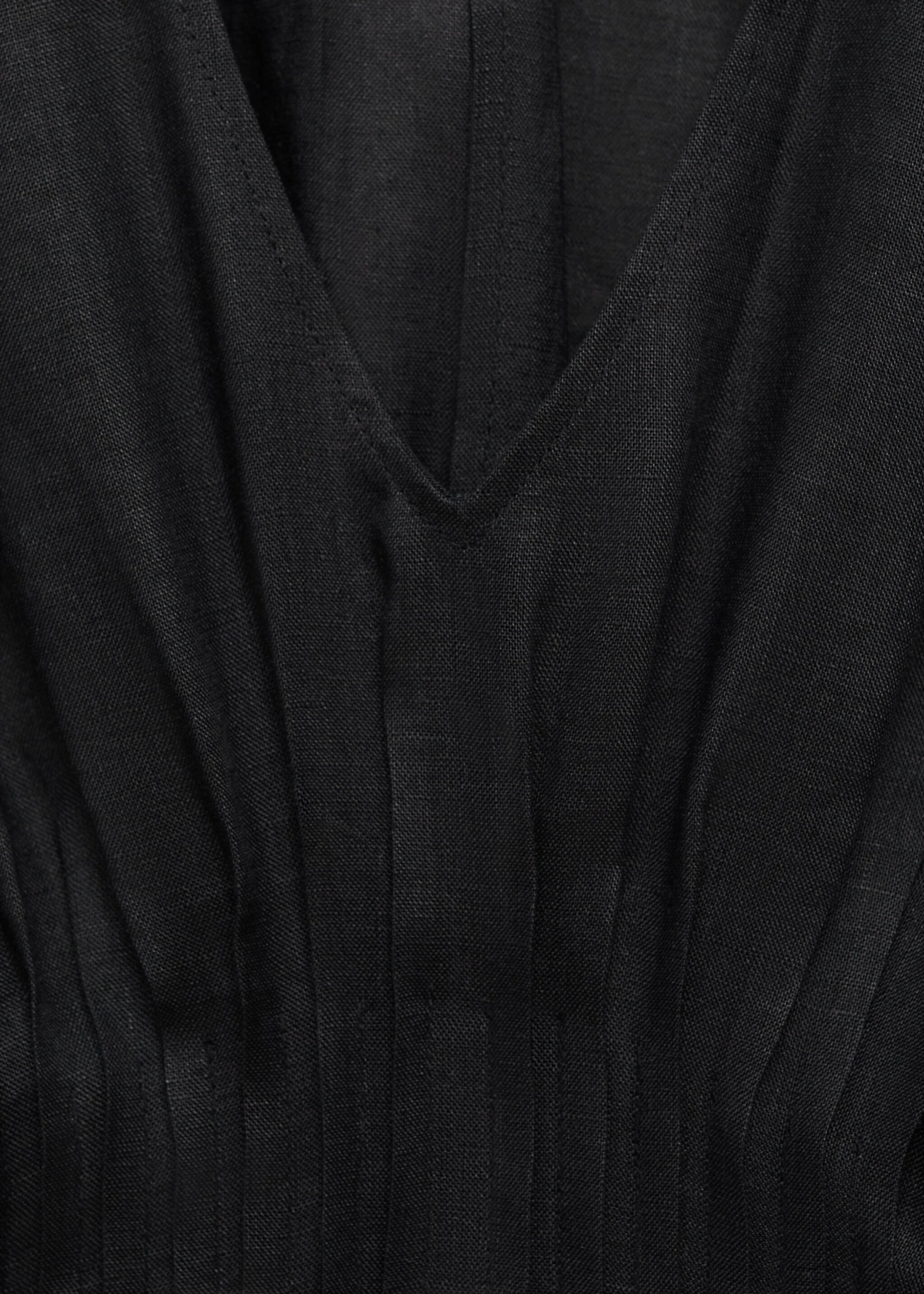 Langes Leinenkleid mit gerafftem Einsatz - Detail des Artikels 8