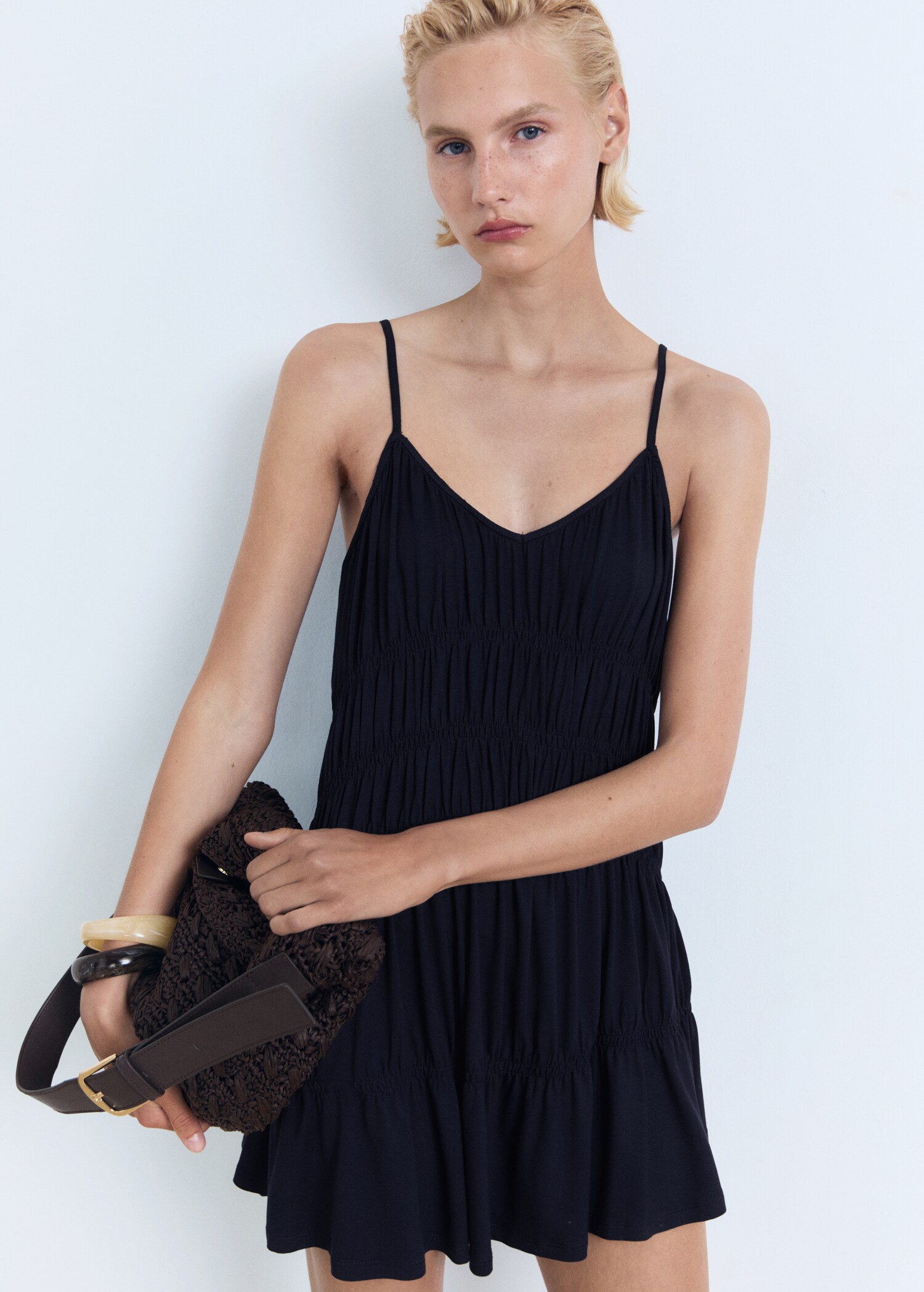 Short dress with gathered panels - Medium plane