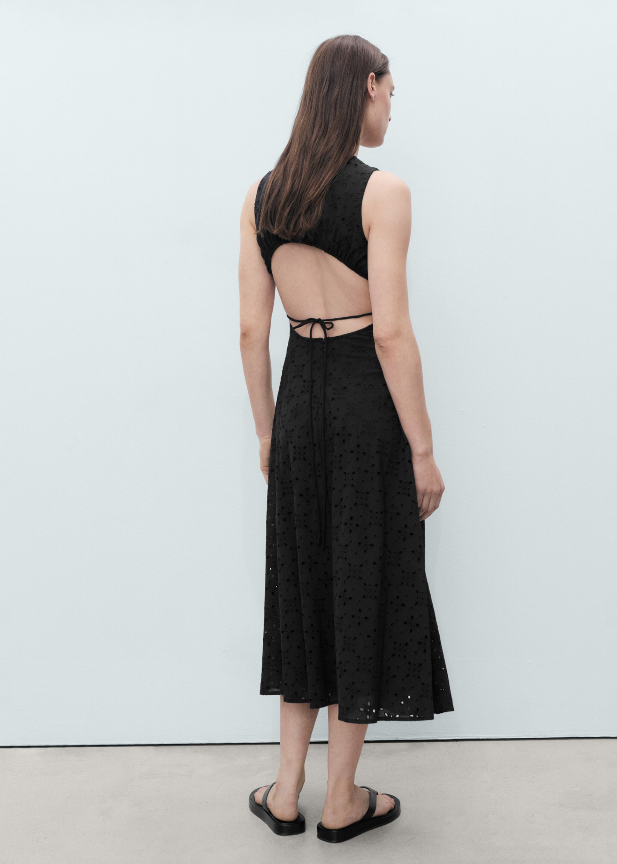 Vestido midi motivos bordados calados - Reverso del artículo