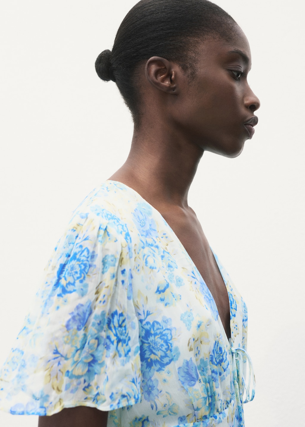 Short-sleeved floral midi dress