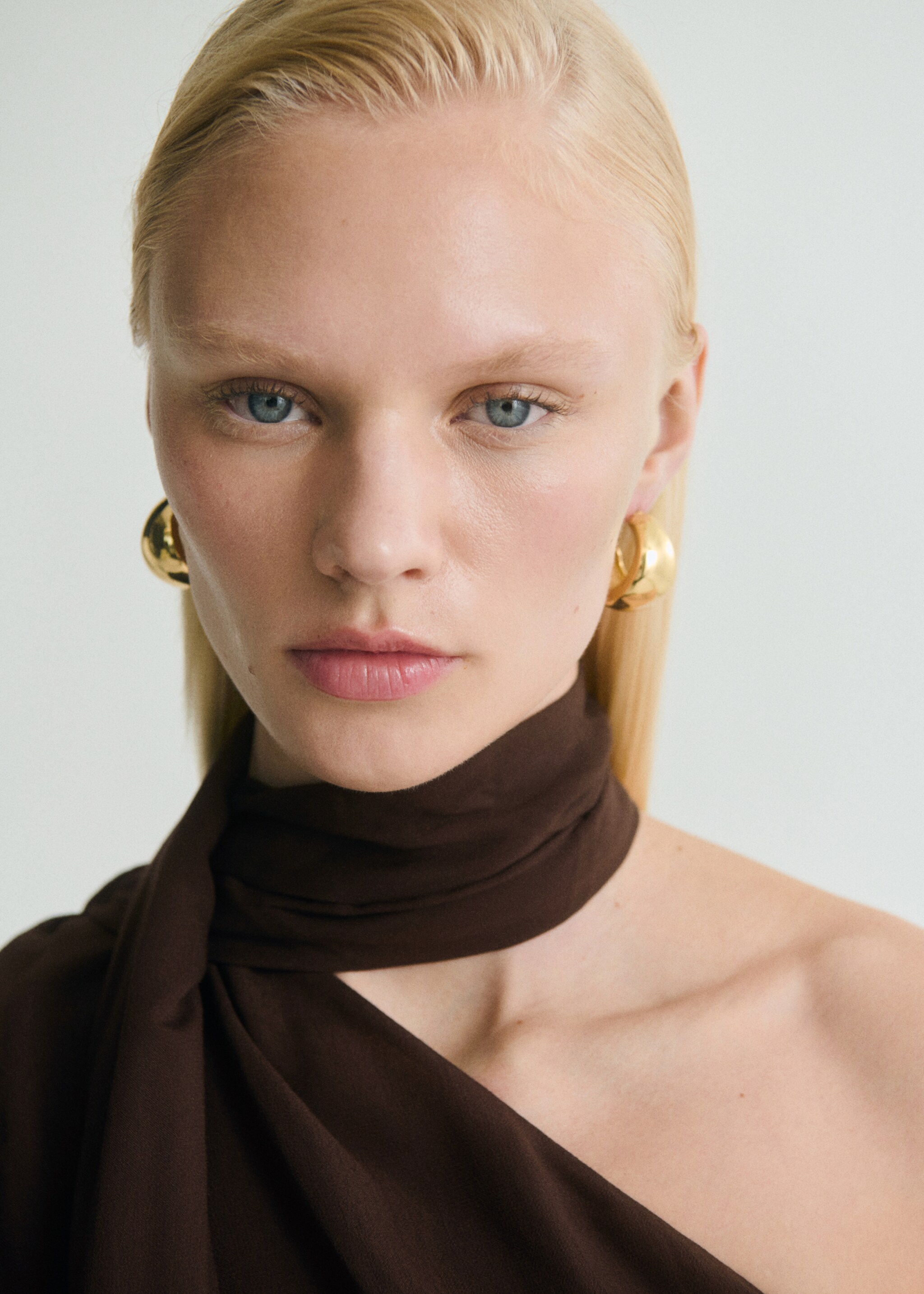 Asymmetrical scarf blouse with fringe detail - Details of the article 1