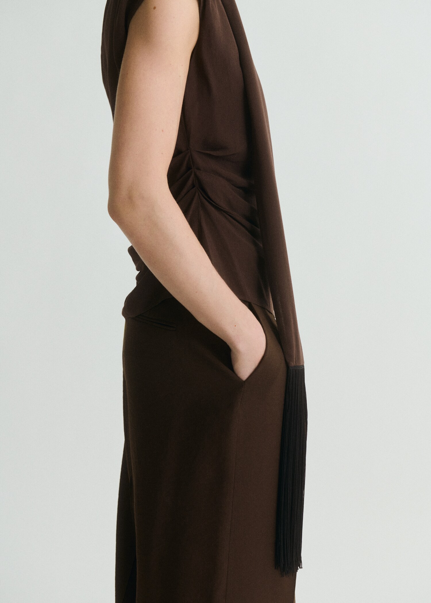 Blouse asymétrique avec foulard et détails à franges - Détail de l'article 6