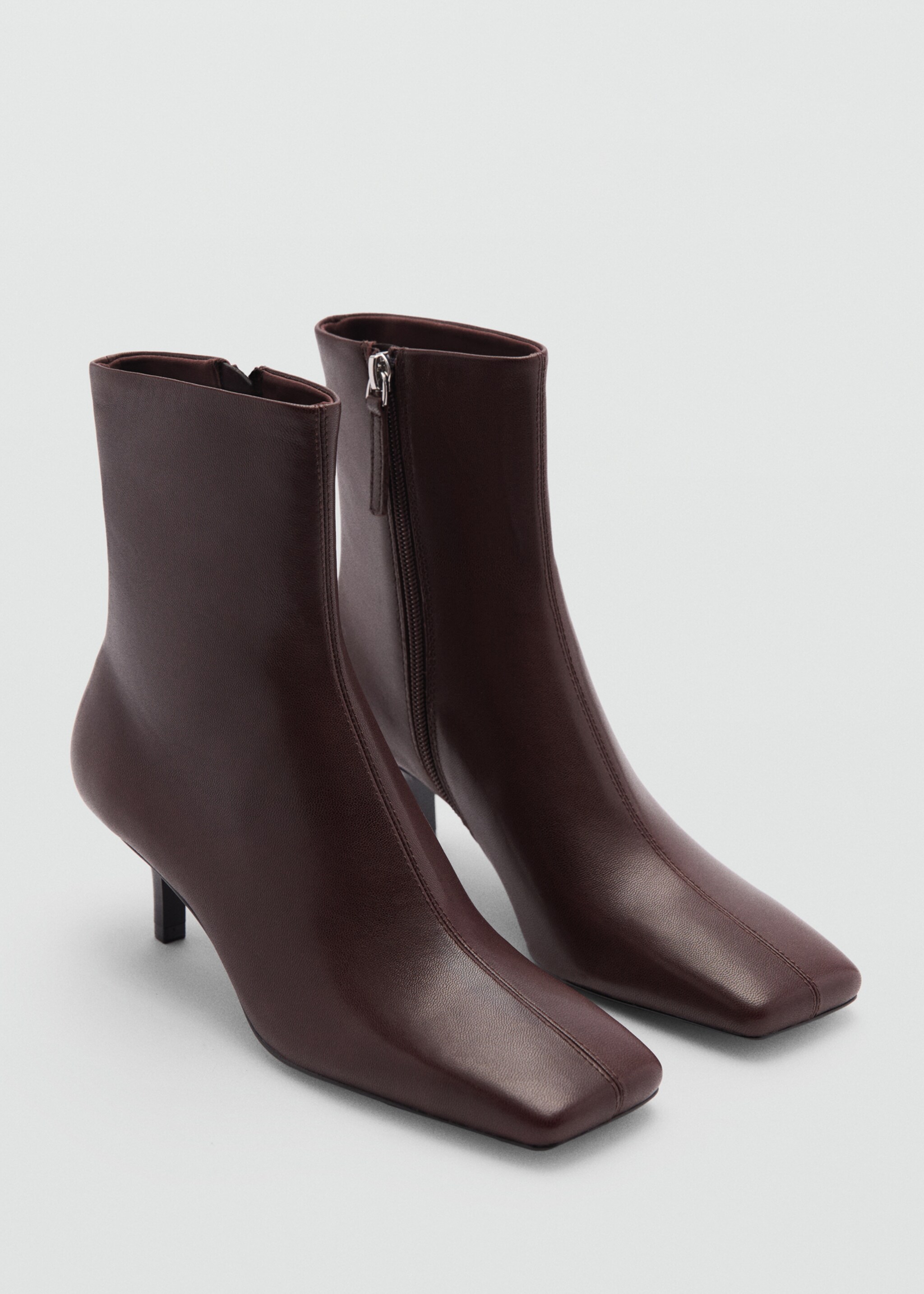 Squared toe leather ankle boots - Medium plane