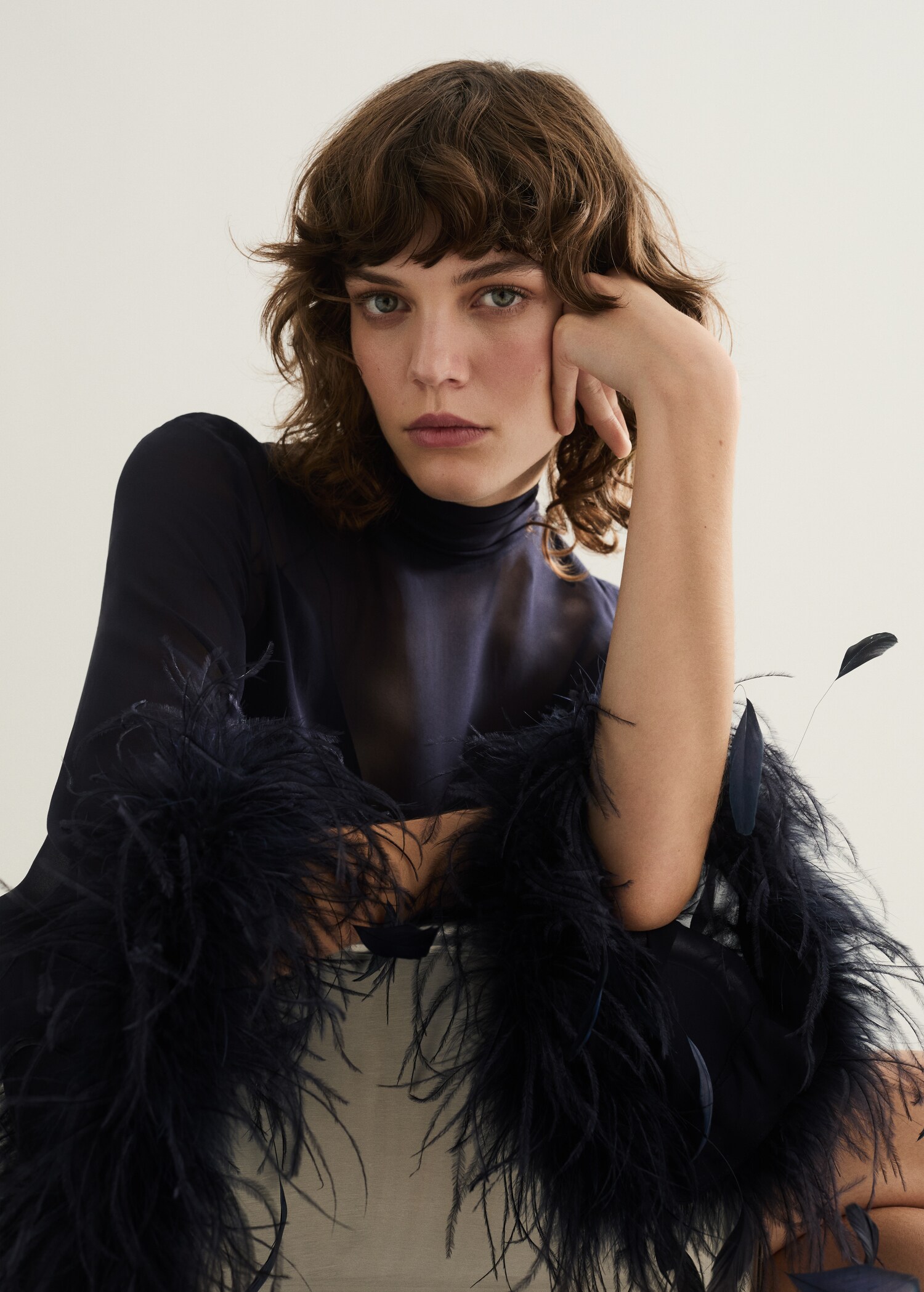 Semi-transparent feather dress - Details of the article 1