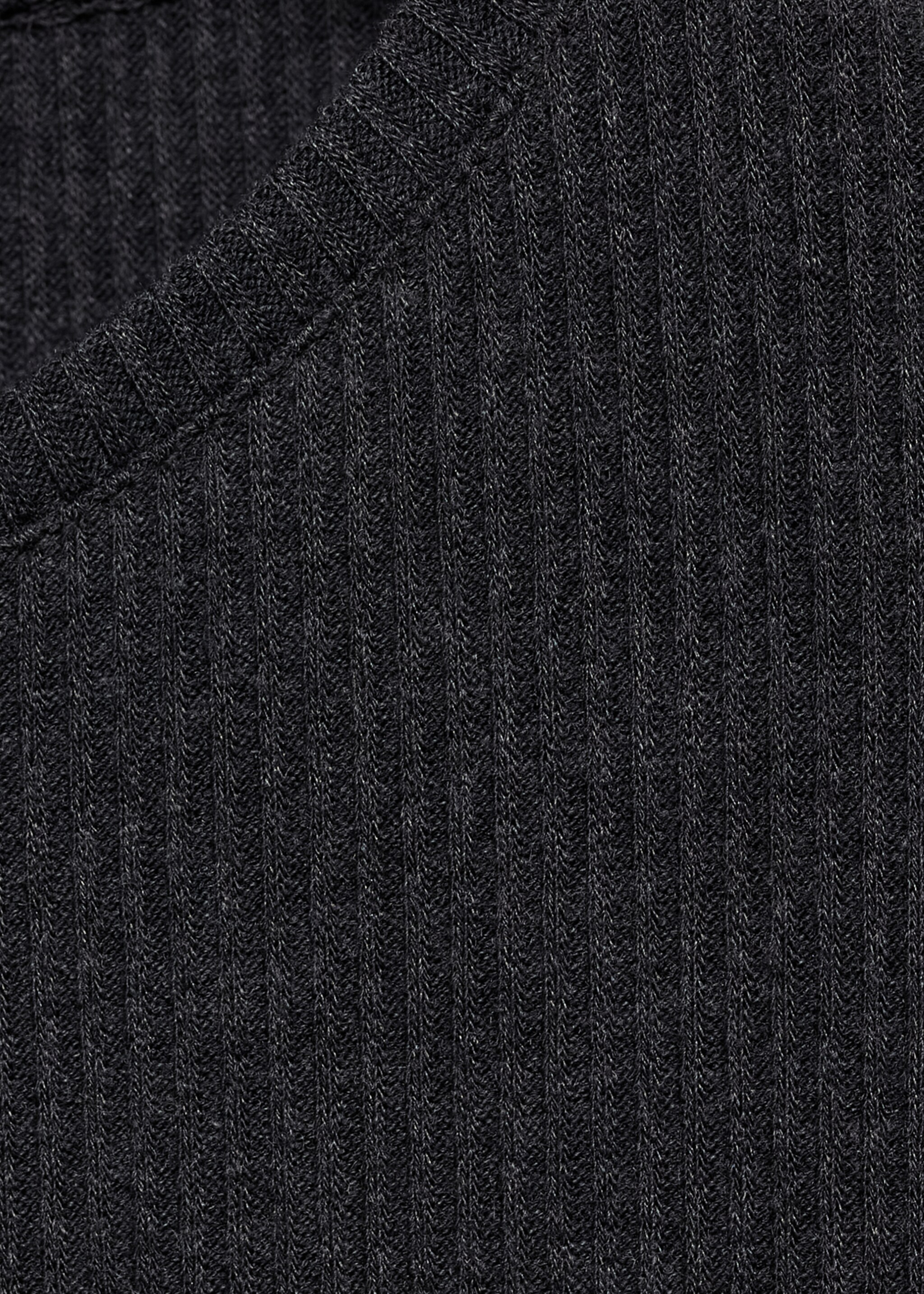 Ribbed long-sleeved t-shirt - Details of the article 8