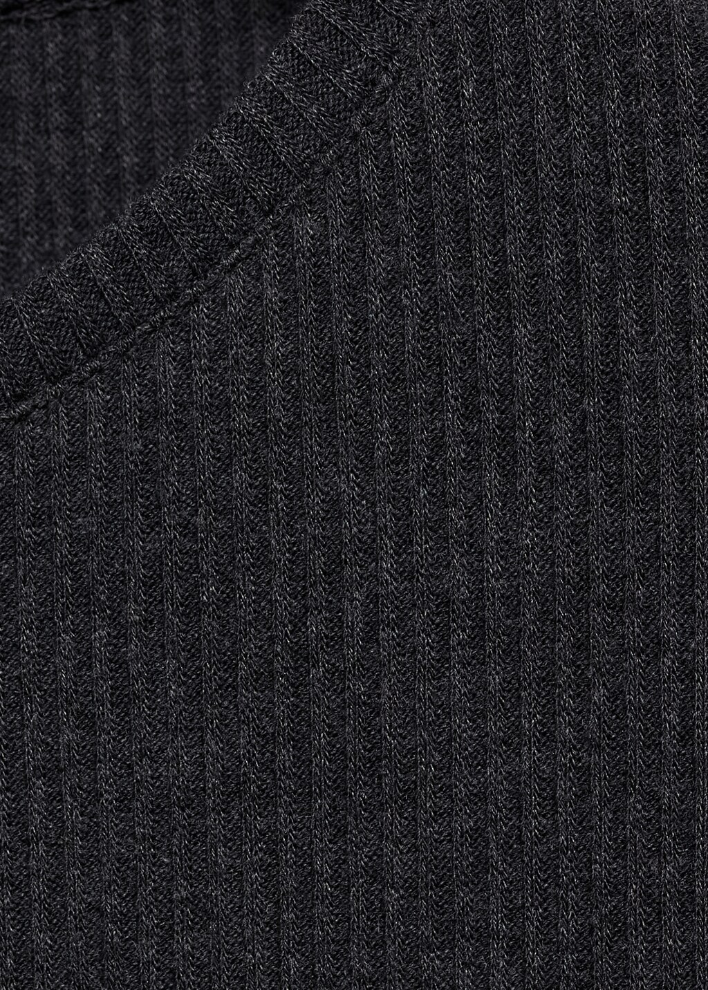 Ribbed long-sleeved t-shirt