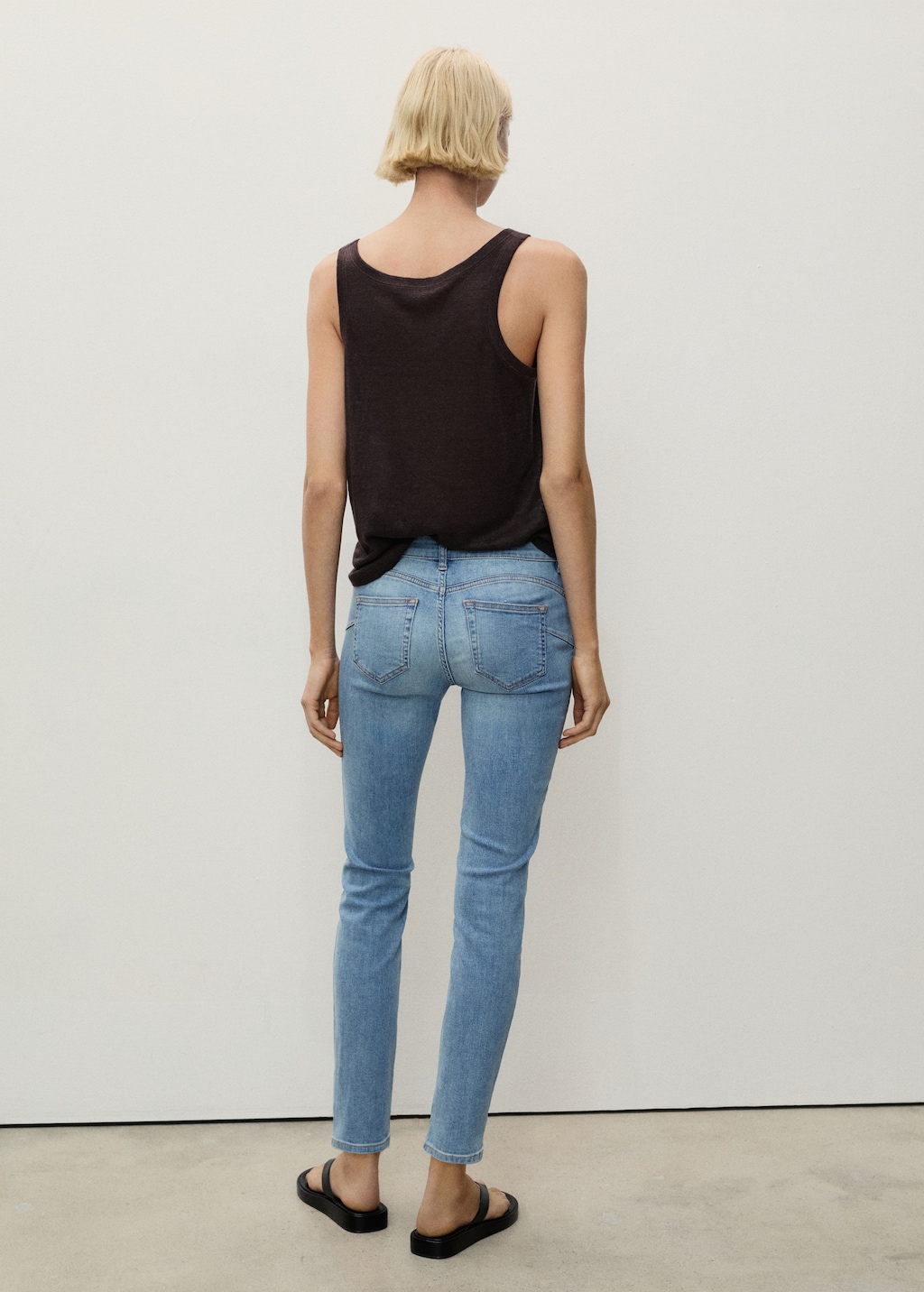 Push-up low-rise skinny jeans