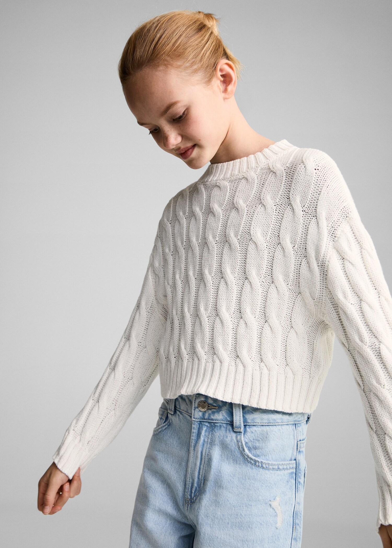 Braided knitted sweater - Medium plane