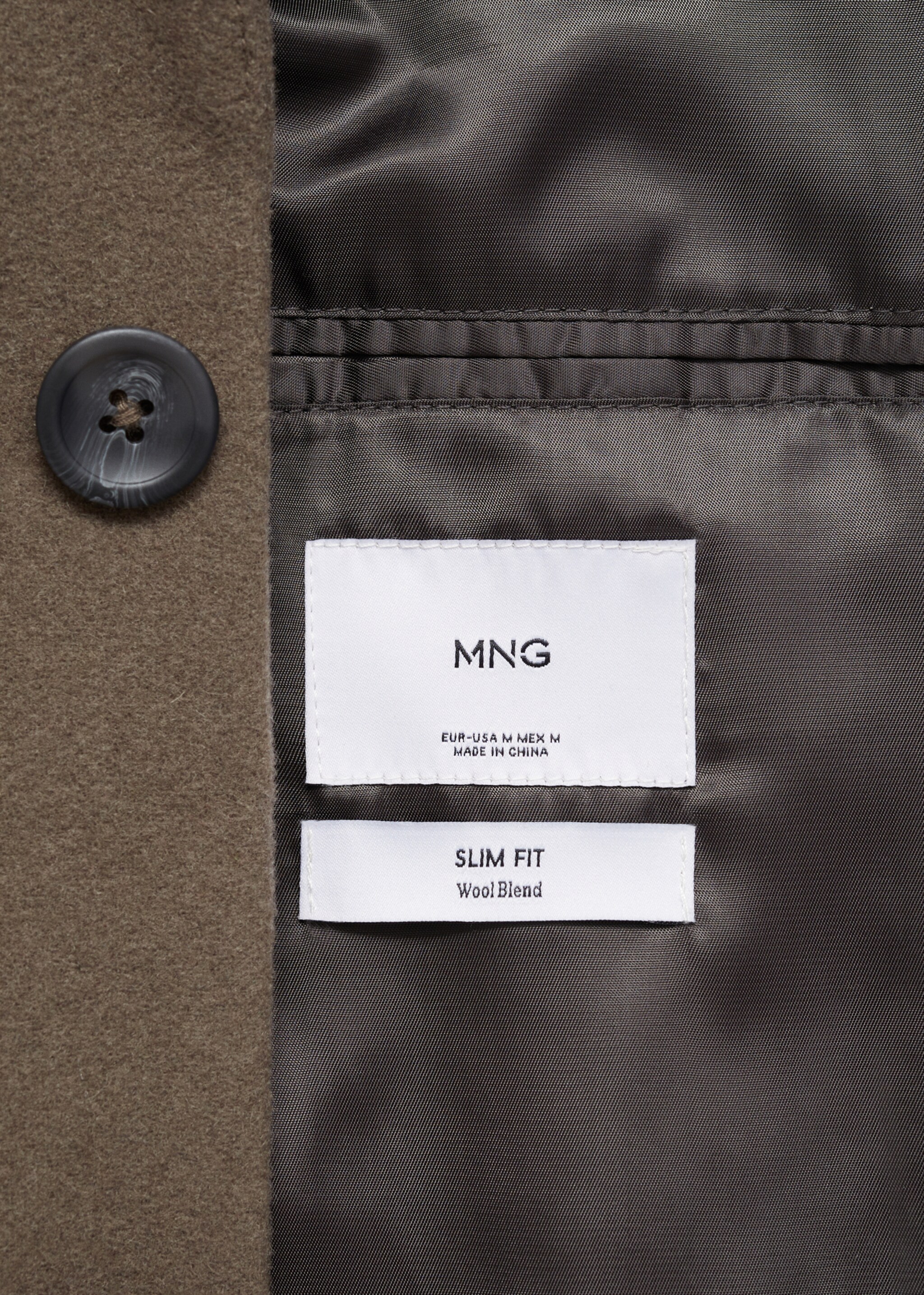 Wool coat with detachable collar - Details of the article 0