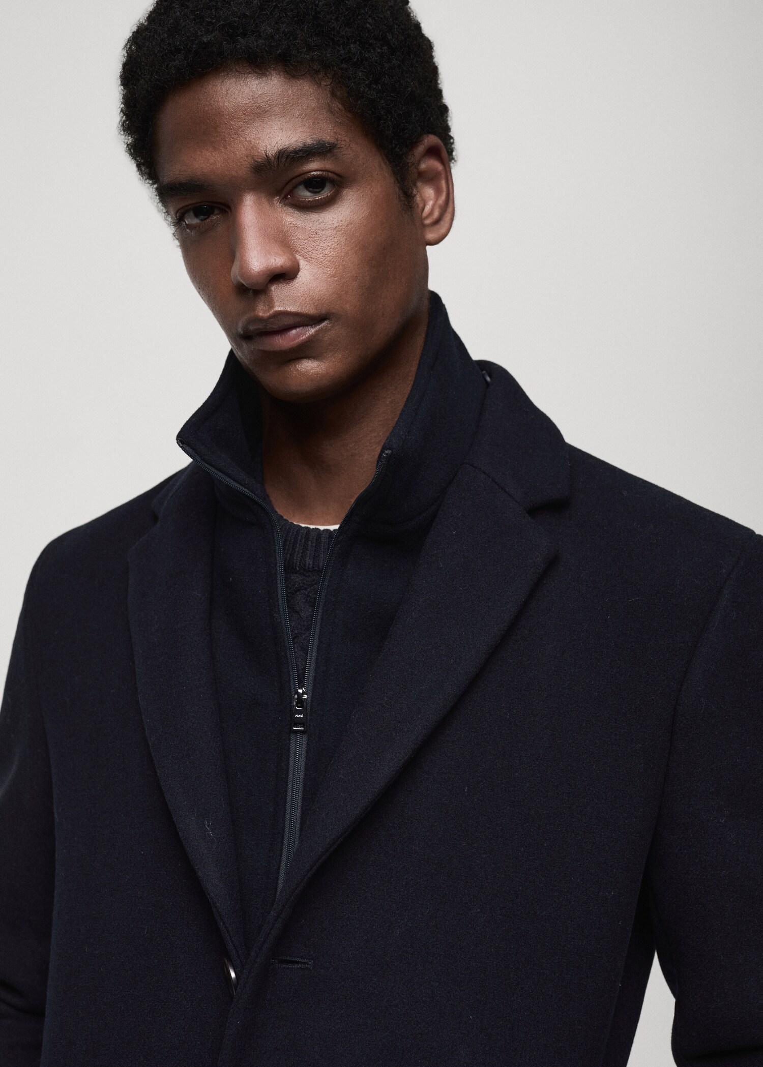 Wool coat with detachable collar - Details of the article 1
