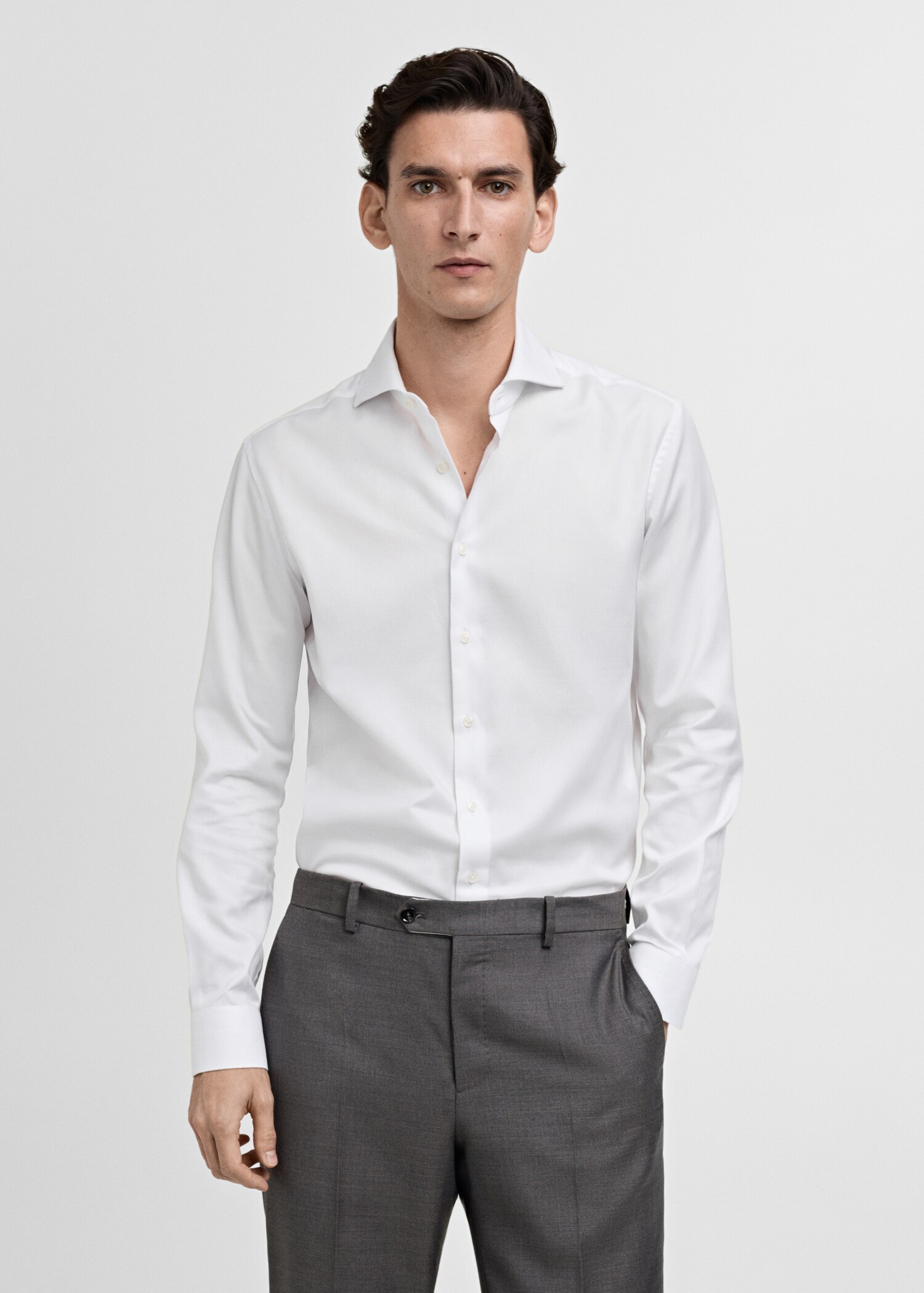 Костюмная рубашка slim fit из хлопка - Средний план