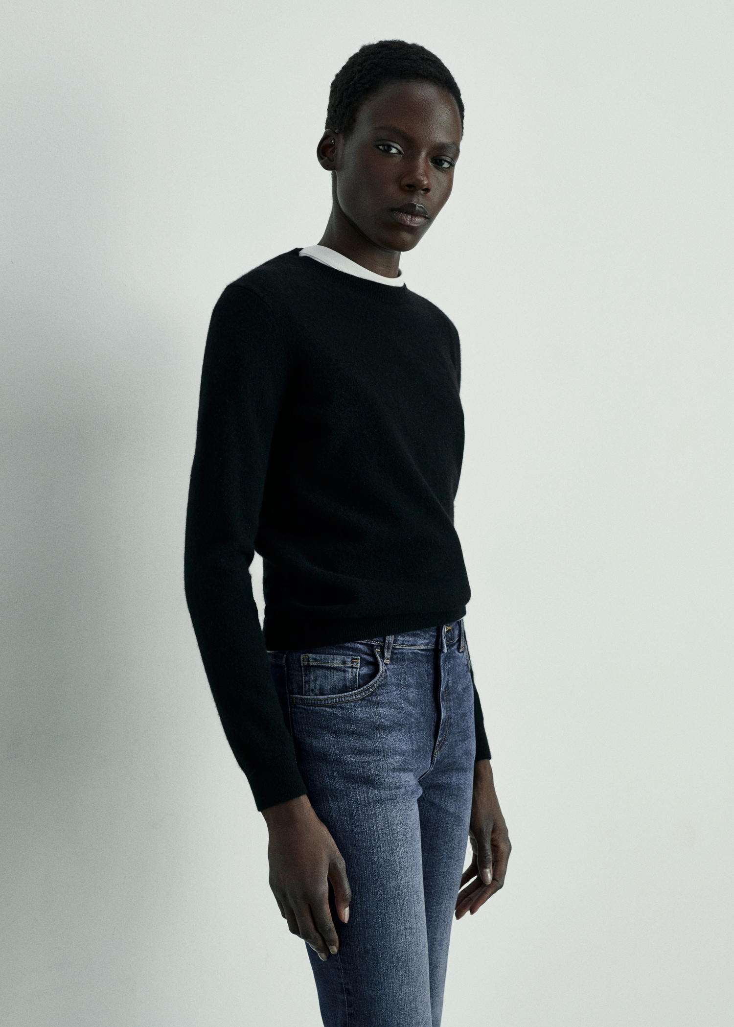 Low-rise flared jeans - Women | MANGO USA