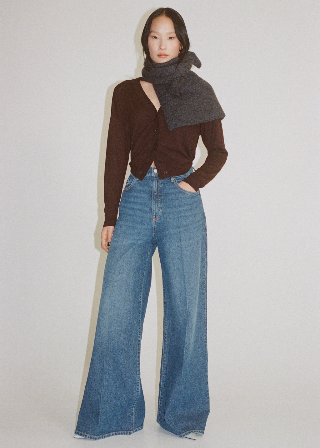 High-waisted wide-leg jeans