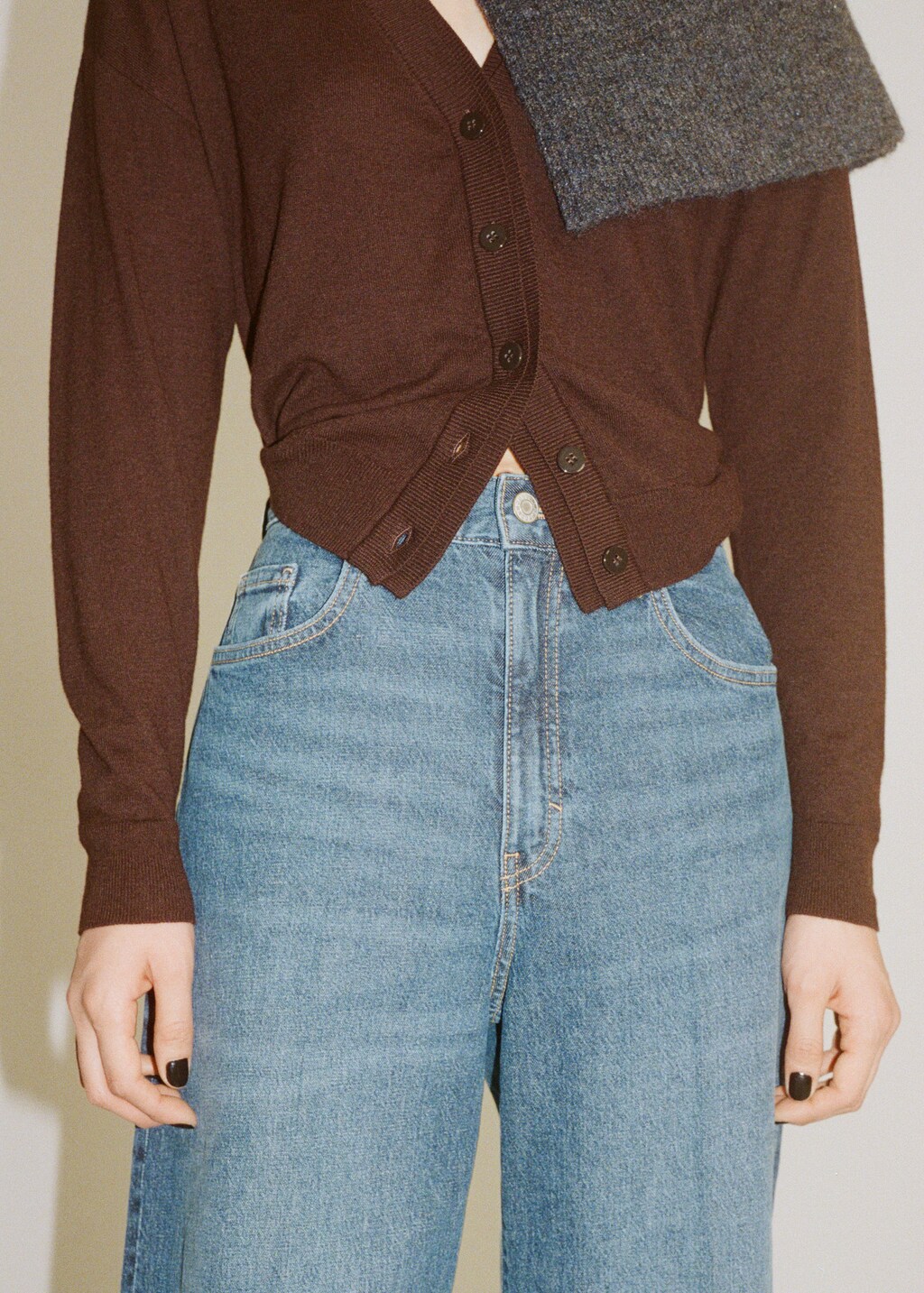 High-waisted wide-leg jeans