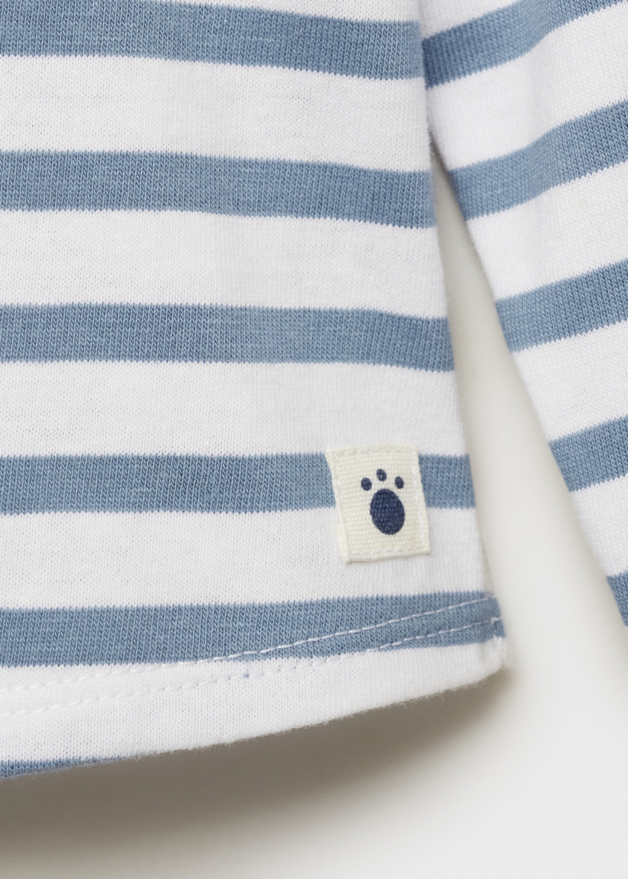 T-shirt à rayures et boutons - Détail de l'article 0