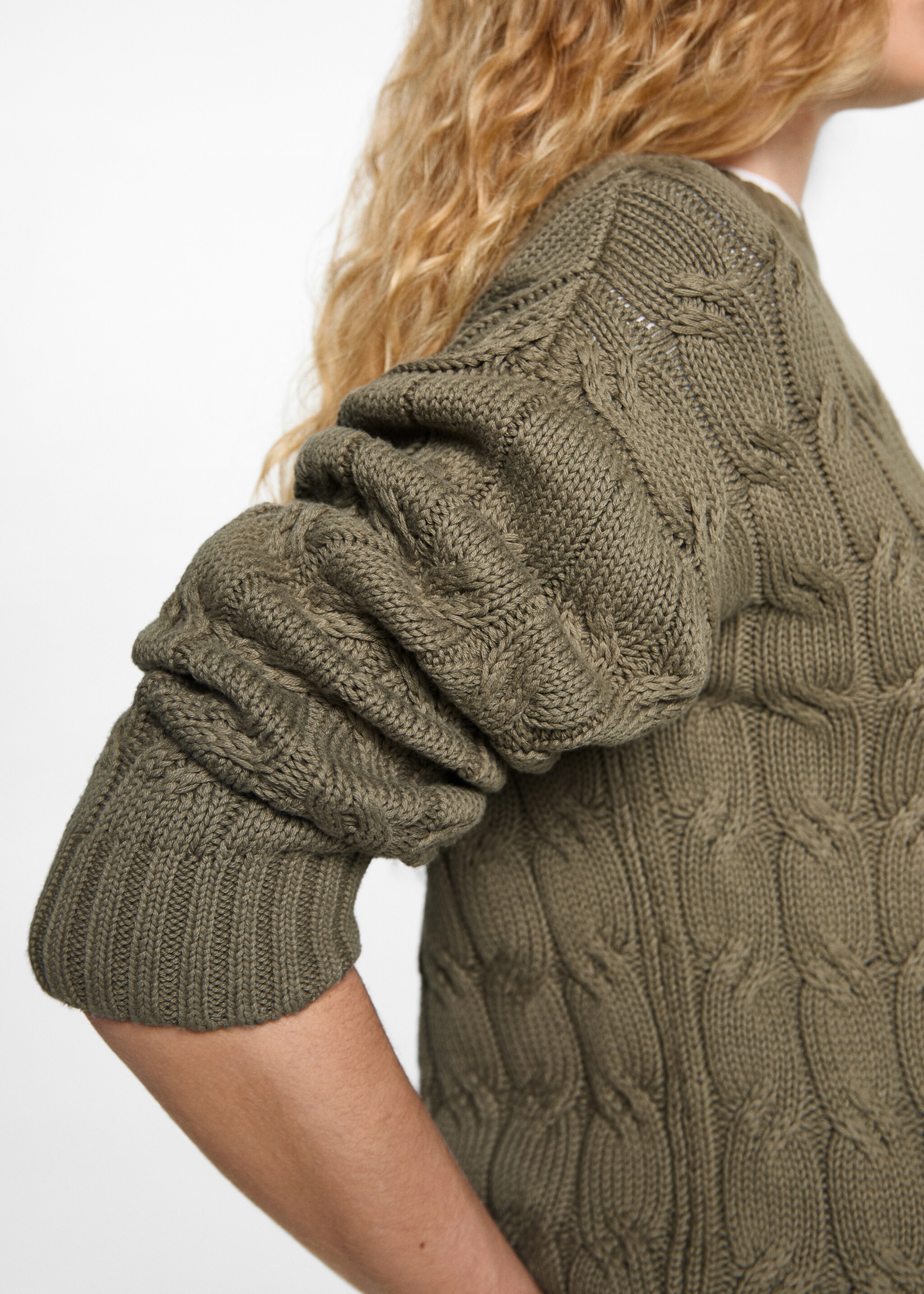 Pull-over maille torsadée - Détail de l'article 6