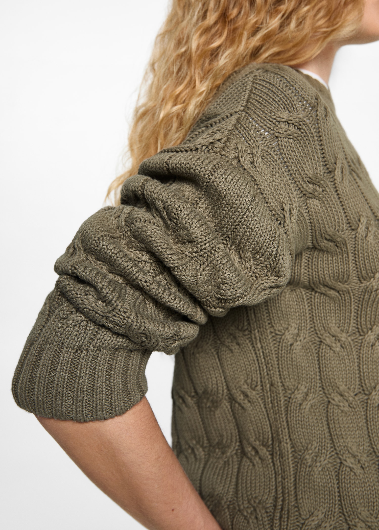 Pull-over maille torsadée - Détail de l'article 6
