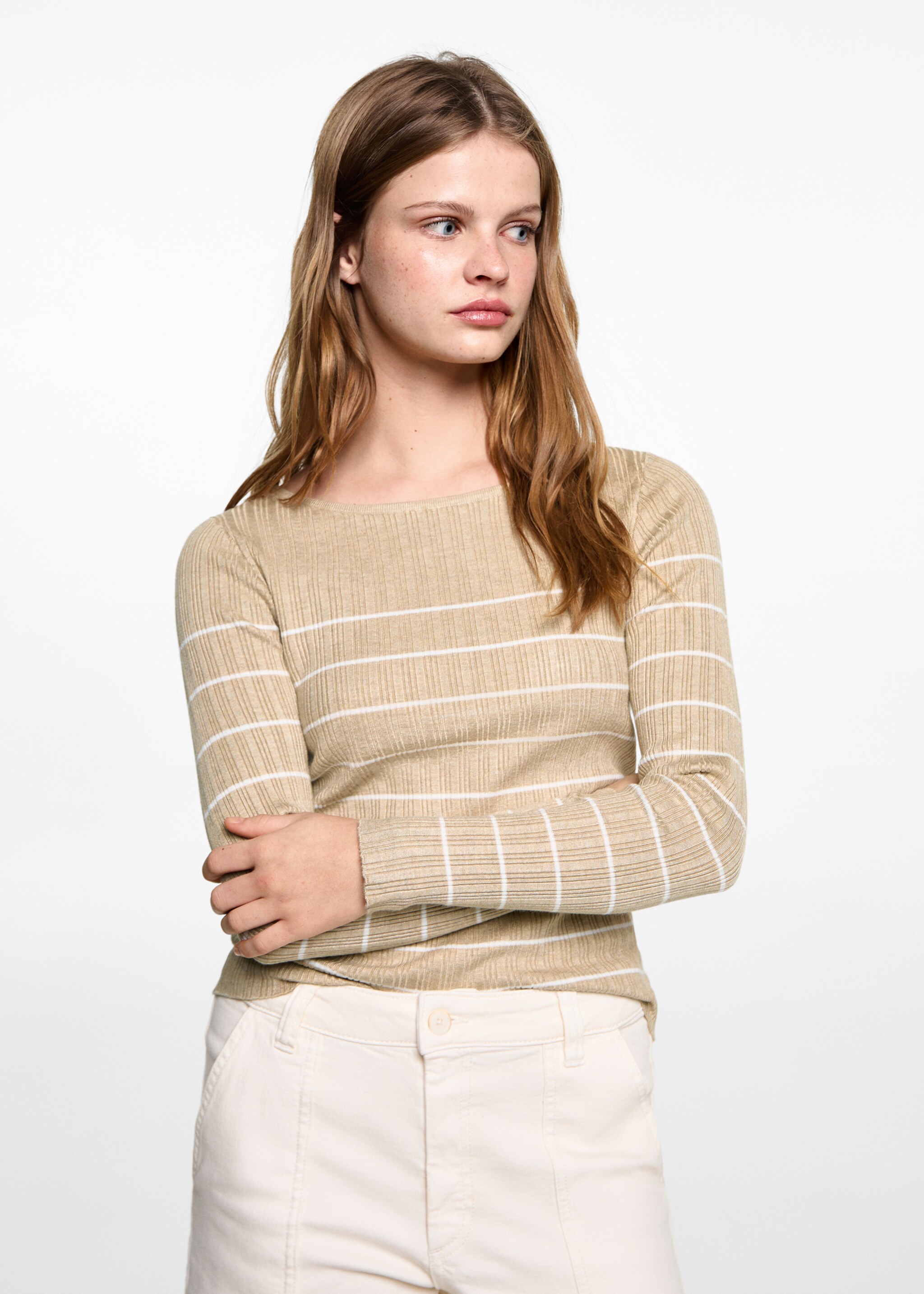 Pull-over côtelé à rayures - Plan moyen