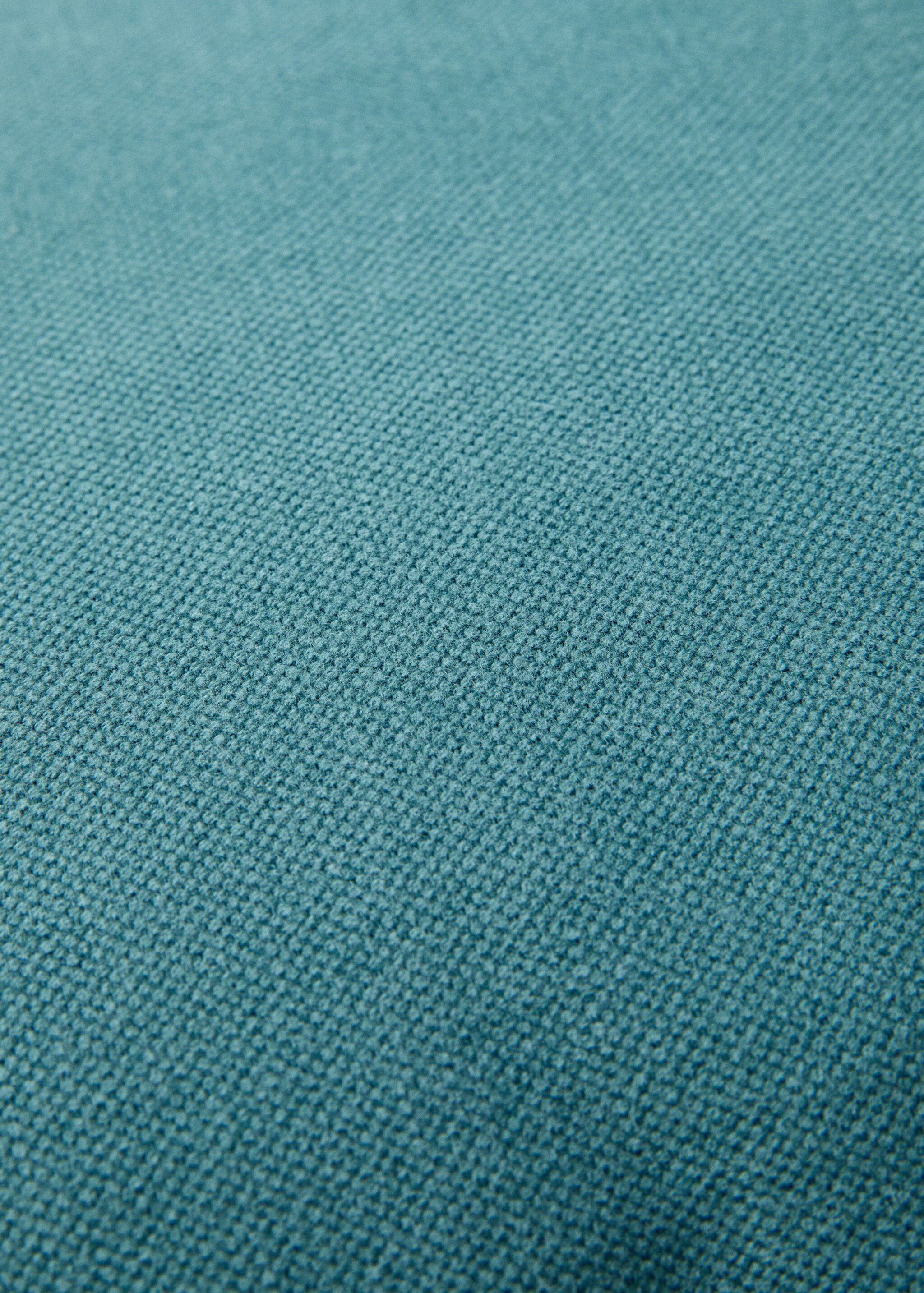 Cotton-linen cushion cover with overlock 50x50 cm - Details of the article 4