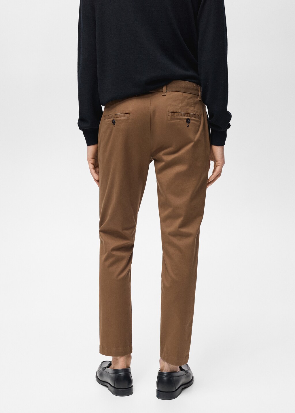 Prato cropped tapered chino trousers - Men | MANGO Singapore