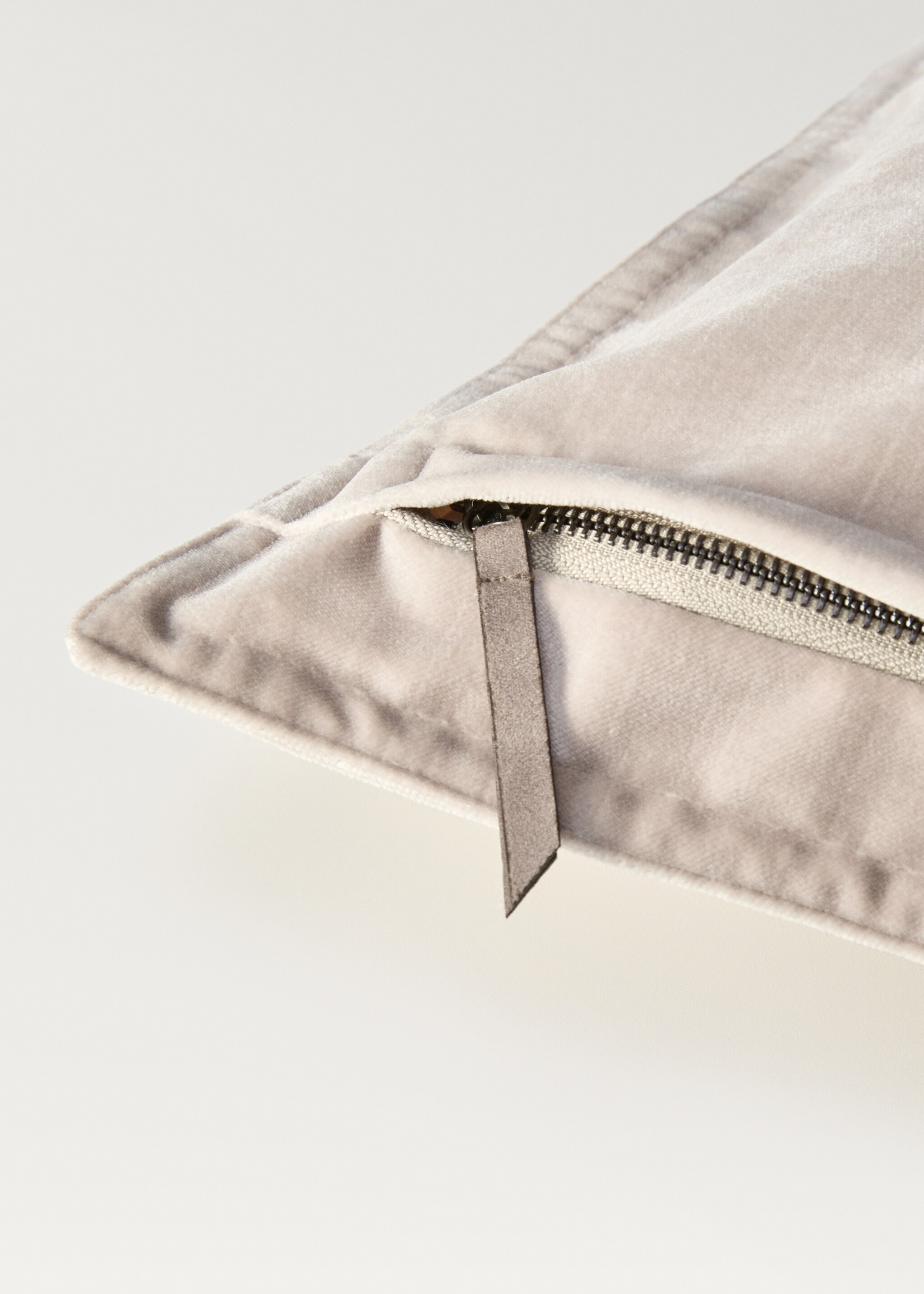 Cushion case primula - Details of the article 1