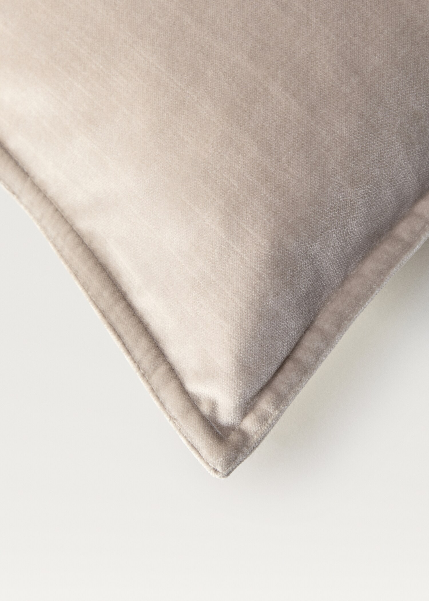 Cushion case primula - Details of the article 2