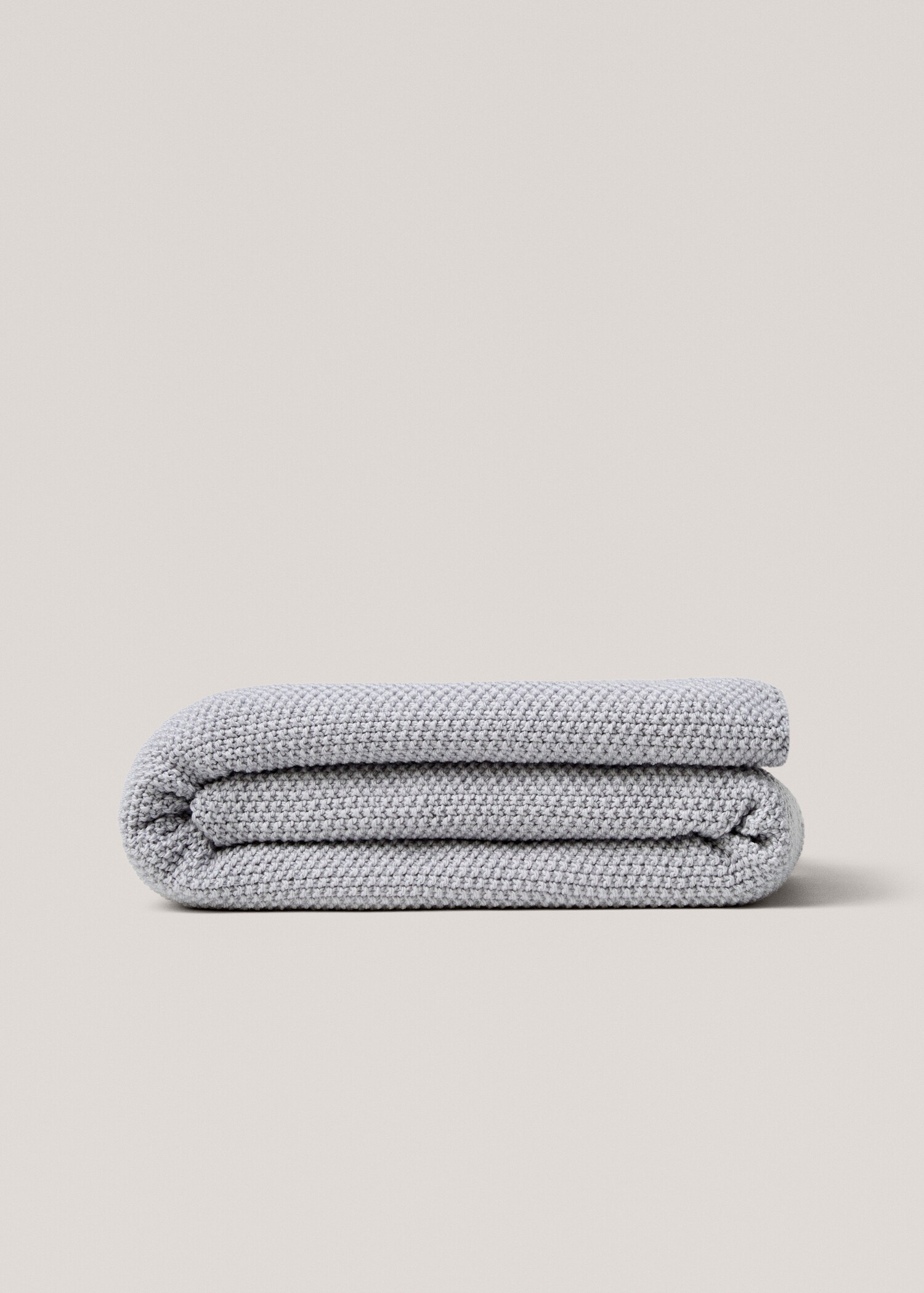 Knitted blanket with design - Article without model
