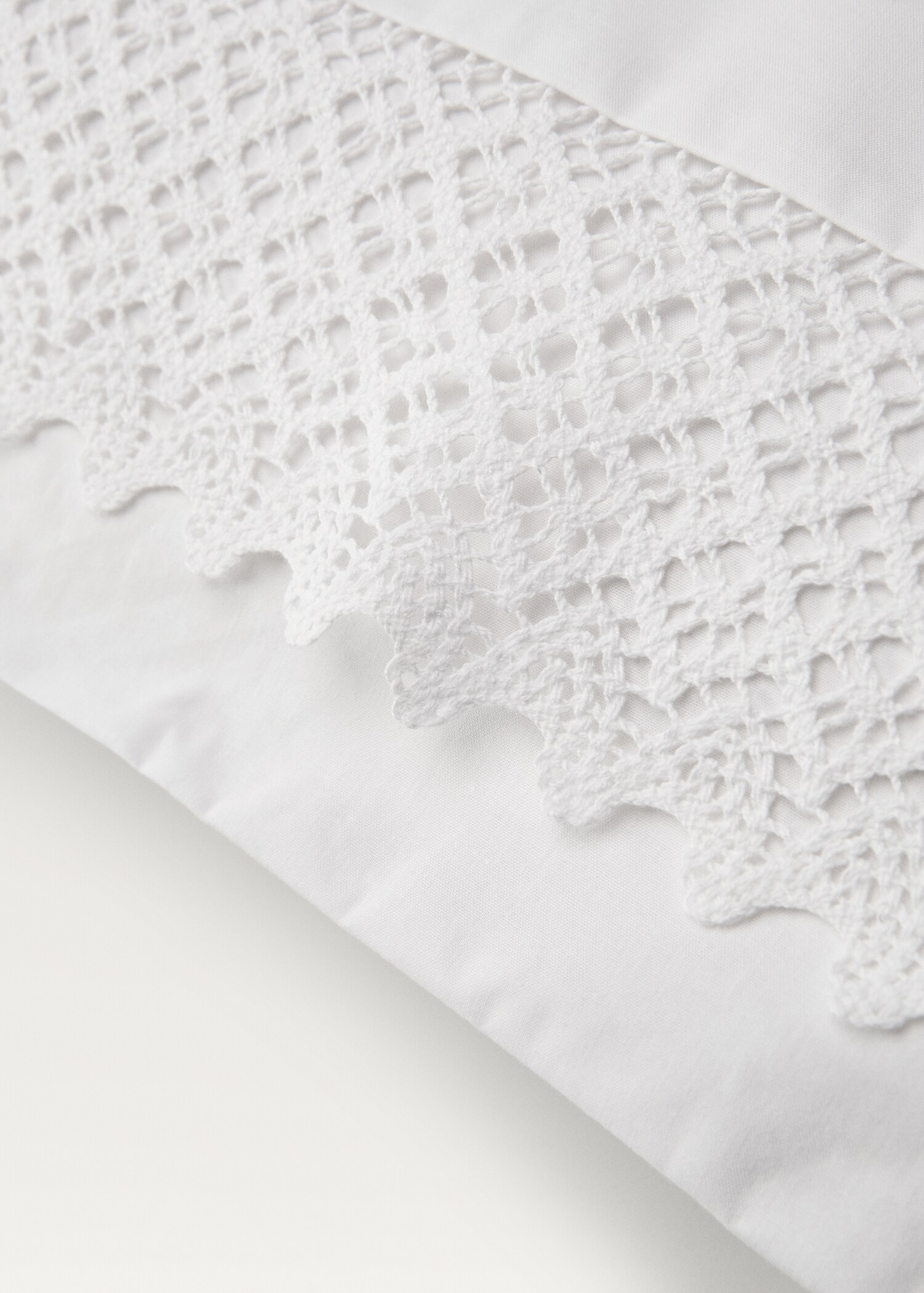 Zwei Kopfkissenbezüge mit Spitzenverzierung, 50 x 75 cm - Detail des Artikels 2