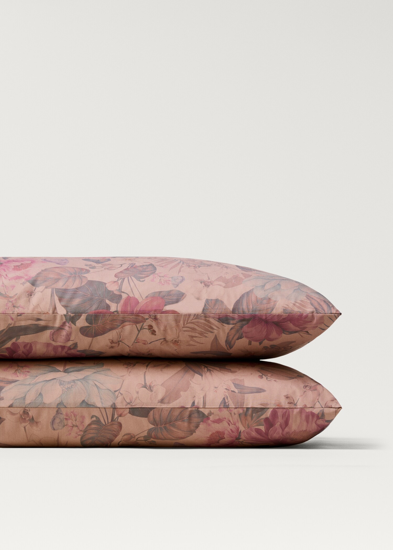Two cotton percale multi-coloured floral-print pillowcases 50x75 cm - Details of the article 1