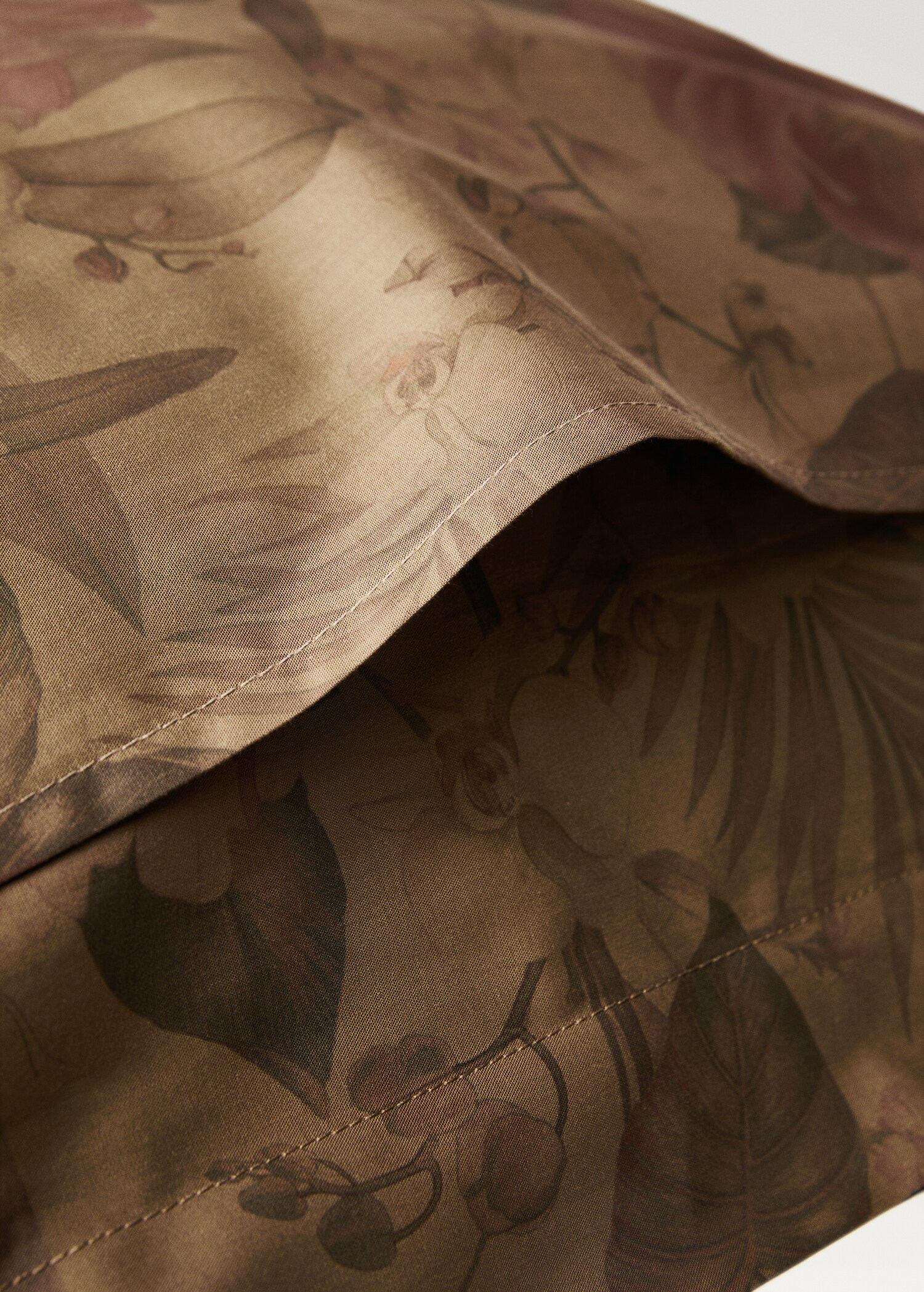 Two cotton percale multi-coloured floral-print pillowcases 60x60 cm - Details of the article 2