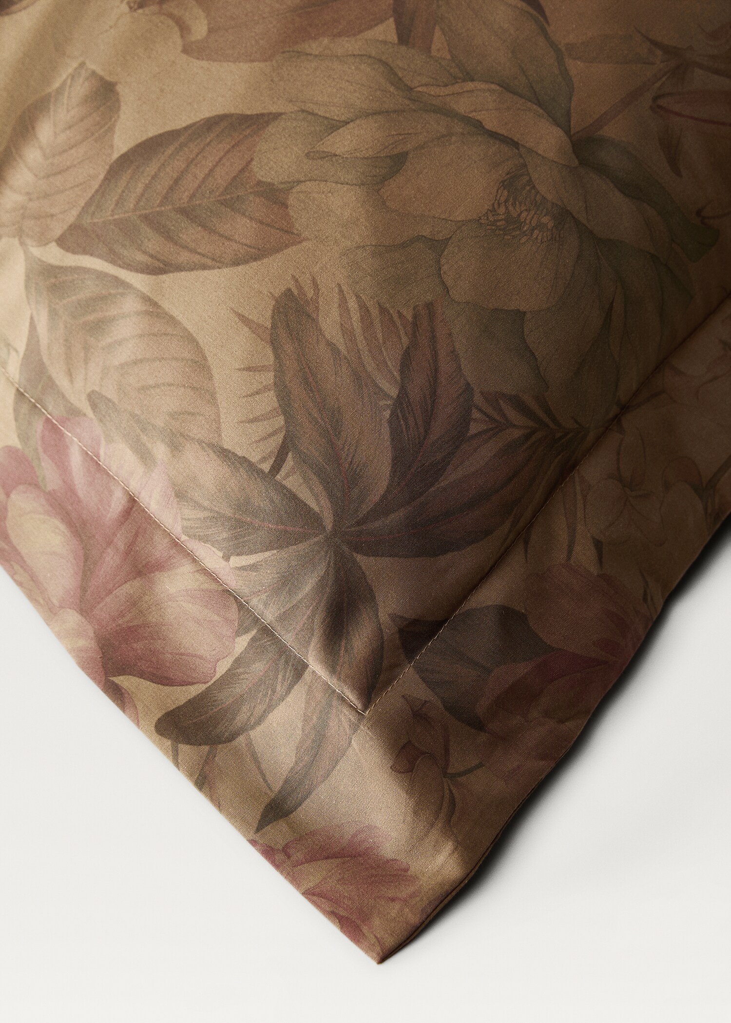 Two multicolor floral print percale cotton pillowcases 60x60 cm - Artikkeldetalj 3