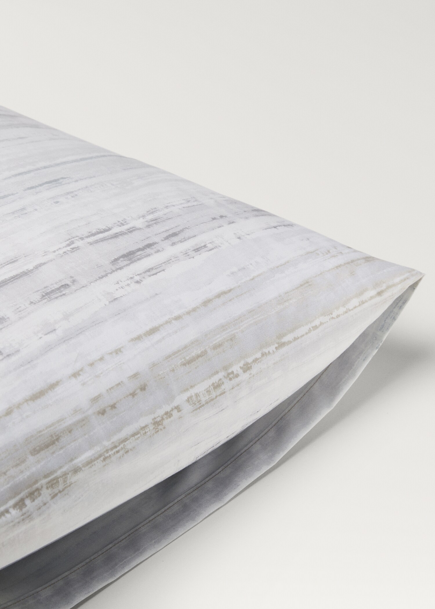 Two cotton percale blurred-print pillowcases 50x75 cm - Details of the article 2