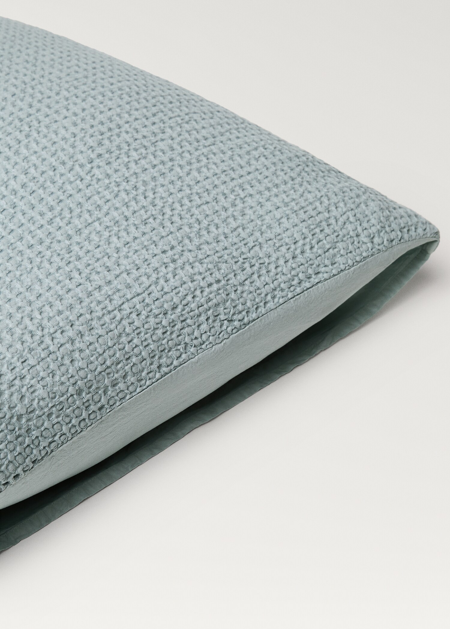 Two cotton waffle percale pillowcases 60x60 cm - Details of the article 2