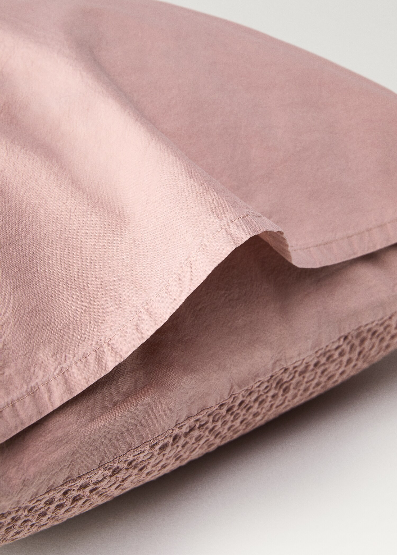 Two cotton waffle percale pillowcases 60x60 cm - Details of the article 2