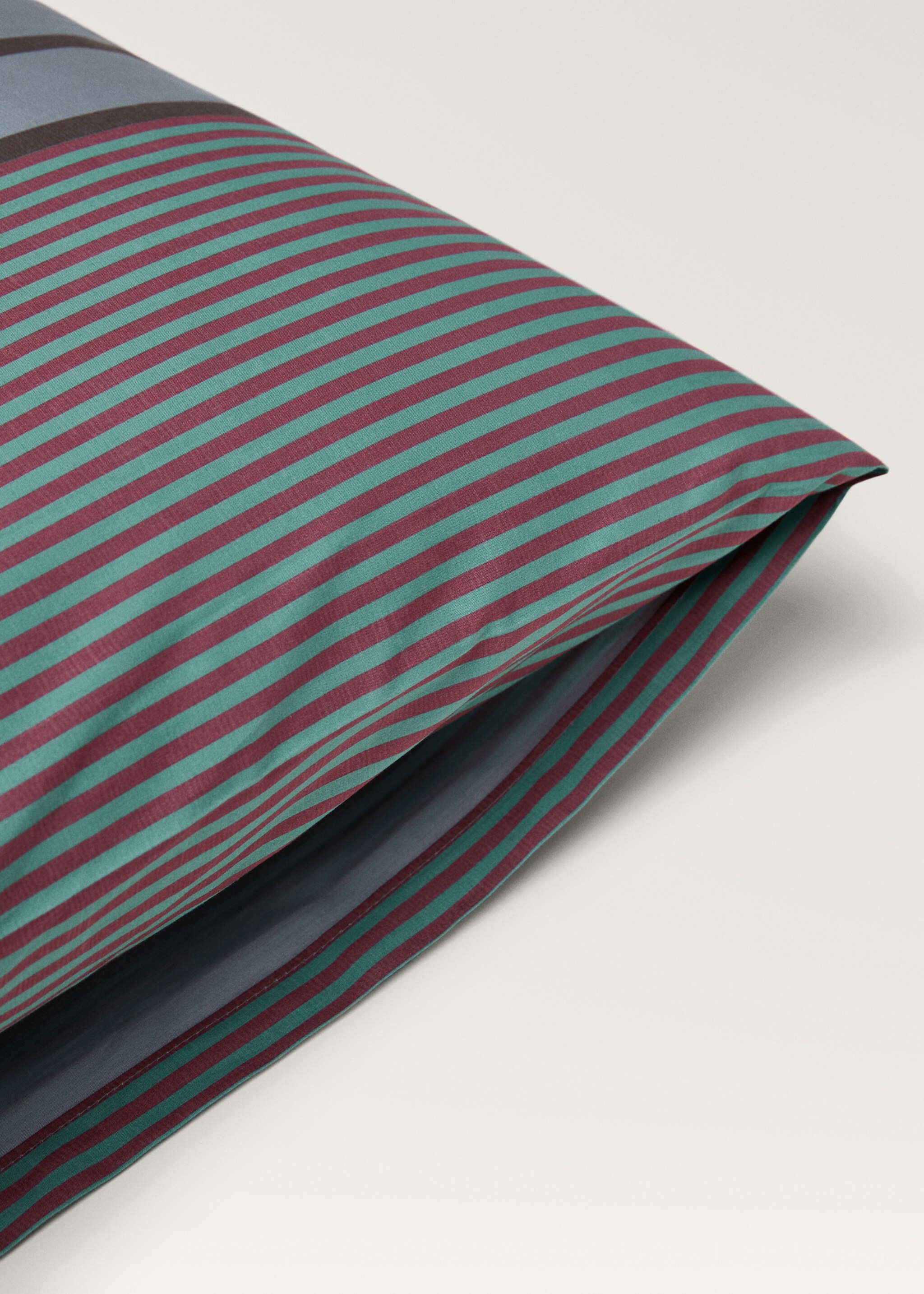Cotton percale multi-striped pillowcase, 50x75 cm - Details of the article 2